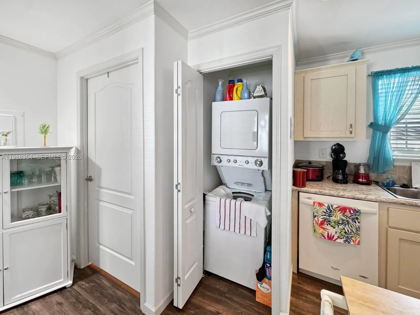 3001 Sw 18th Ter, Fort Lauderdale, Florida 33315, Fort Lauderdale, Florida 33315, 2 Bedrooms Bedrooms, ,2 BathroomsBathrooms,Residential,For Sale,3001 Sw 18th Ter, Fort Lauderdale, Florida 33315,A11988354