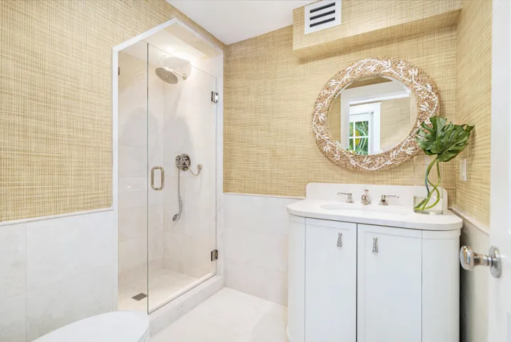 Guest House/Pool Cabana Bath