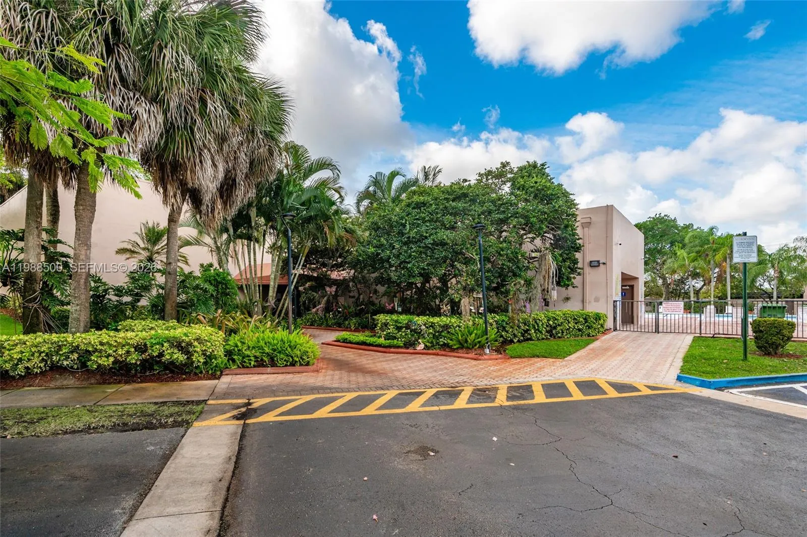 1172 Nw 122nd Ter, Pembroke Pines, Florida 33026, Pembroke Pines, Florida 33026, 3 Bedrooms Bedrooms, ,2 BathroomsBathrooms,Residential,For Sale,1172 Nw 122nd Ter, Pembroke Pines, Florida 33026,A11988500