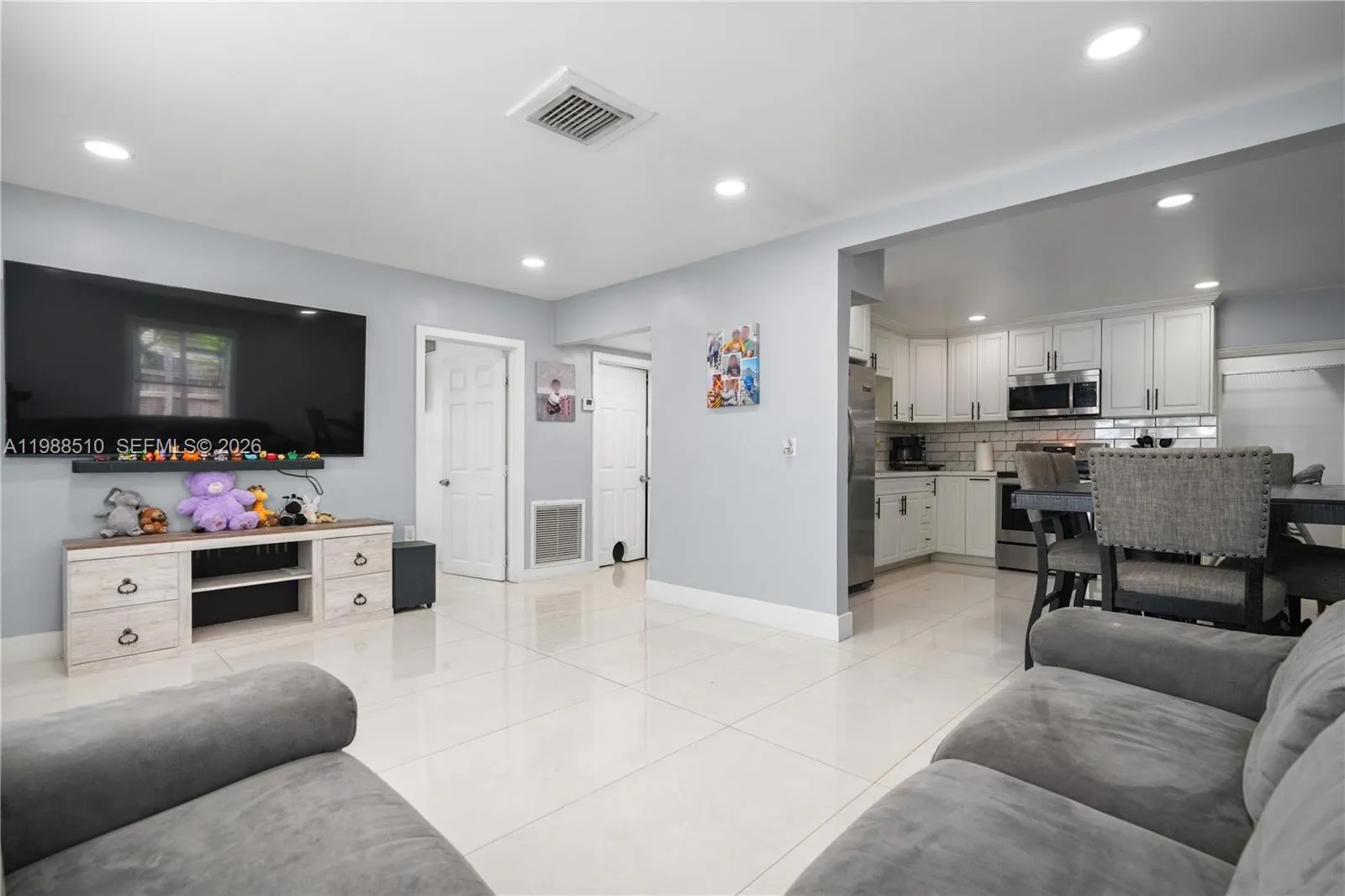 1803 Sw 43rd Way, Fort Lauderdale, Florida 33317, Fort Lauderdale, Florida 33317, 2 Bedrooms Bedrooms, ,1 BathroomBathrooms,Residential,For Sale,1803 Sw 43rd Way, Fort Lauderdale, Florida 33317,A11988510