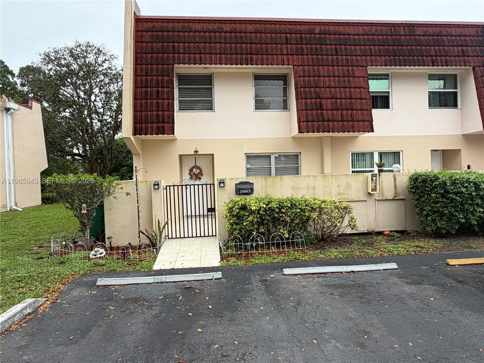 3962 Inverrary Dr A3, Lauderhill, Florida 33319, Lauderhill, Florida 33319, 4 Bedrooms Bedrooms, ,2 BathroomsBathrooms,Residential Lease,For Rent,3962 Inverrary Dr A3, Lauderhill, Florida 33319,A11985945 3962 Inverrary Dr A3, Lauderhill, Florida 33319, Lauderhill, Florida 33319, 4 Bedrooms Bedrooms, ,2 BathroomsBathrooms,Residential Lease,For Rent,3962 Inverrary Dr A3, Lauderhill, Florida 33319,A11985945