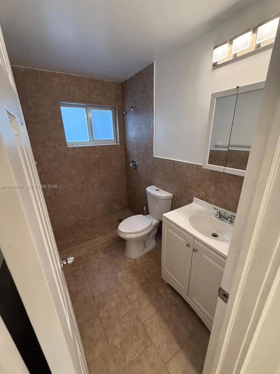 1781 Nw 16th St, Miami, Florida 33125, Miami, Florida 33125, 3 Bedrooms Bedrooms, ,2 BathroomsBathrooms,Residential Lease,For Rent,1781 Nw 16th St, Miami, Florida 33125,A11986310