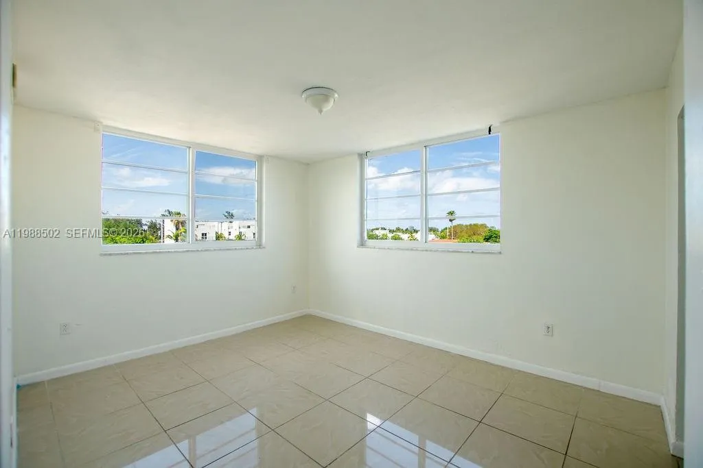 1990 Marseille Dr 402, Miami Beach, Florida 33141, Miami Beach, Florida 33141, 2 Bedrooms Bedrooms, ,2 BathroomsBathrooms,Residential,For Sale,1990 Marseille Dr 402, Miami Beach, Florida 33141,A11988502
