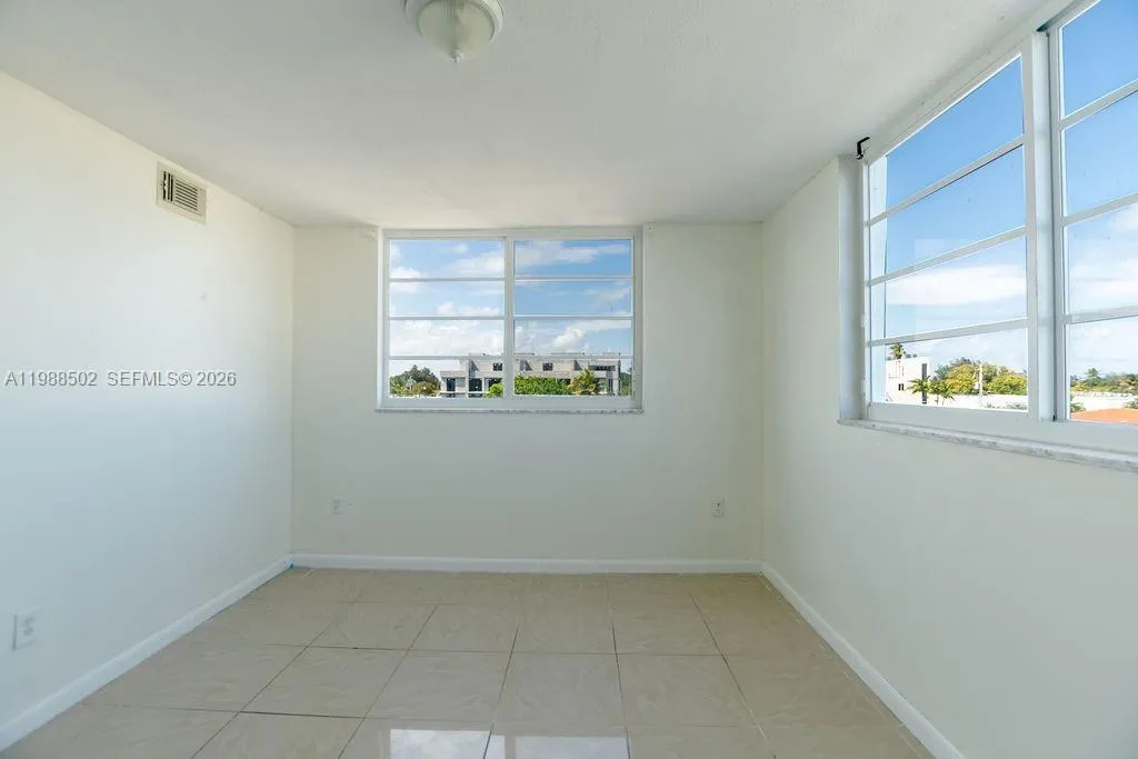 1990 Marseille Dr 402, Miami Beach, Florida 33141, Miami Beach, Florida 33141, 2 Bedrooms Bedrooms, ,2 BathroomsBathrooms,Residential,For Sale,1990 Marseille Dr 402, Miami Beach, Florida 33141,A11988502