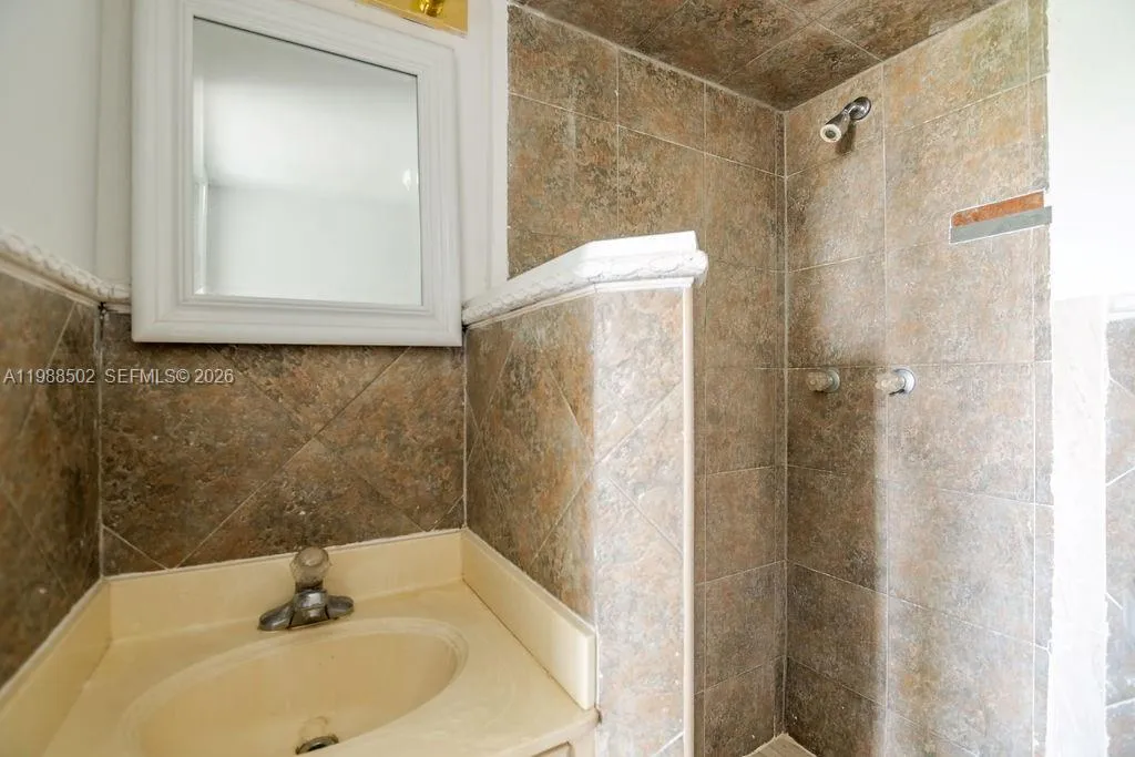 1990 Marseille Dr 402, Miami Beach, Florida 33141, Miami Beach, Florida 33141, 2 Bedrooms Bedrooms, ,2 BathroomsBathrooms,Residential,For Sale,1990 Marseille Dr 402, Miami Beach, Florida 33141,A11988502