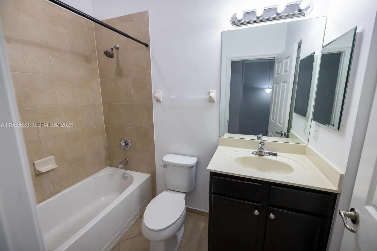 3213 Se 6th St, Homestead, Florida 33033, Homestead, Florida 33033, 3 Bedrooms Bedrooms, ,2 BathroomsBathrooms,Residential Lease,For Rent,3213 Se 6th St, Homestead, Florida 33033,A11988628