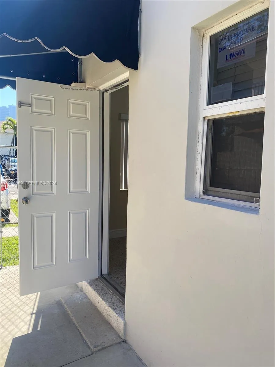 930 Sw 7th Ave 1, Miami, Florida 33130, Miami, Florida 33130, 1 Bedroom Bedrooms, ,1 BathroomBathrooms,Residential Lease,For Rent,930 Sw 7th Ave 1, Miami, Florida 33130,A11988653