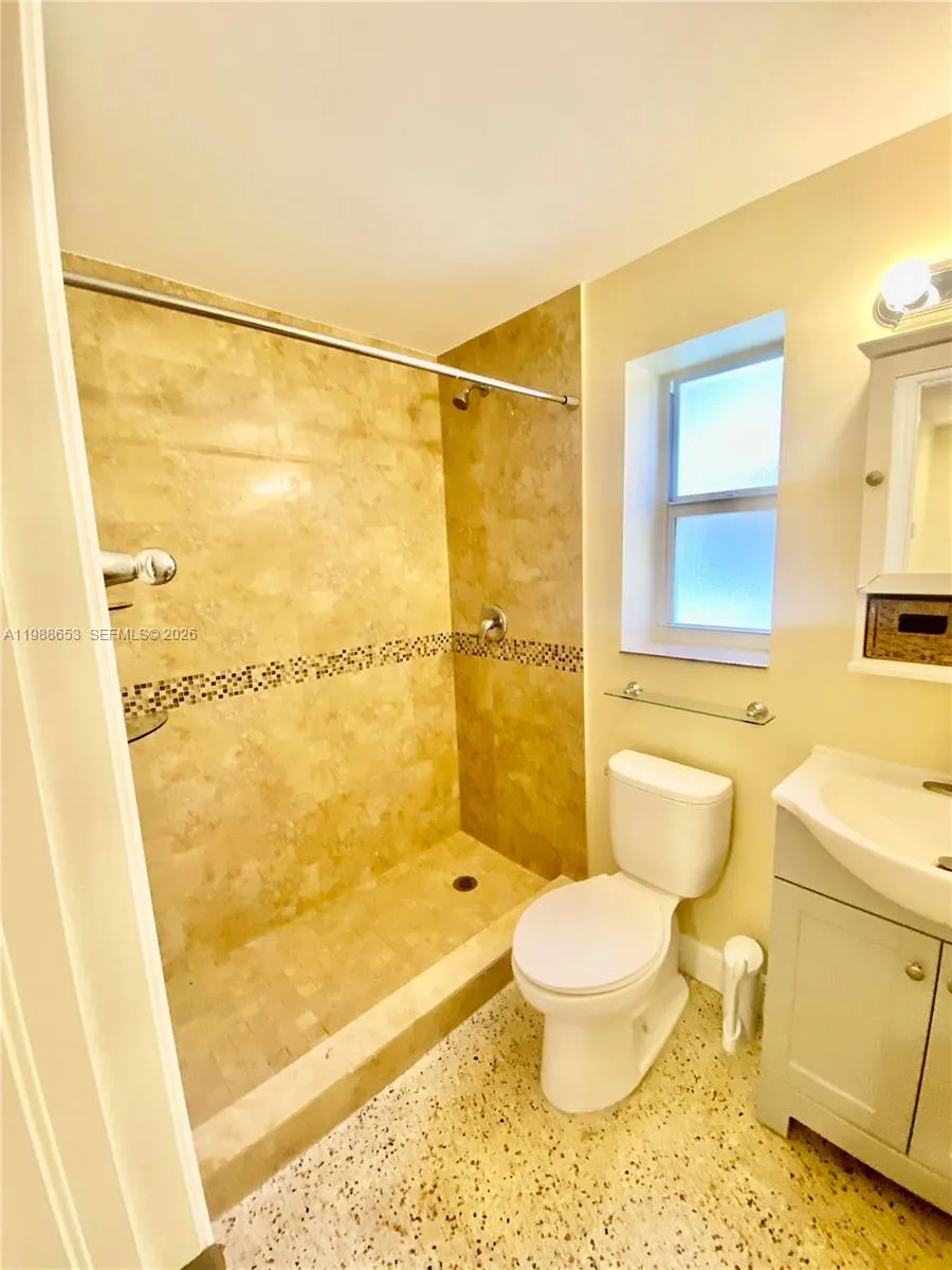 930 Sw 7th Ave 1, Miami, Florida 33130, Miami, Florida 33130, 1 Bedroom Bedrooms, ,1 BathroomBathrooms,Residential Lease,For Rent,930 Sw 7th Ave 1, Miami, Florida 33130,A11988653