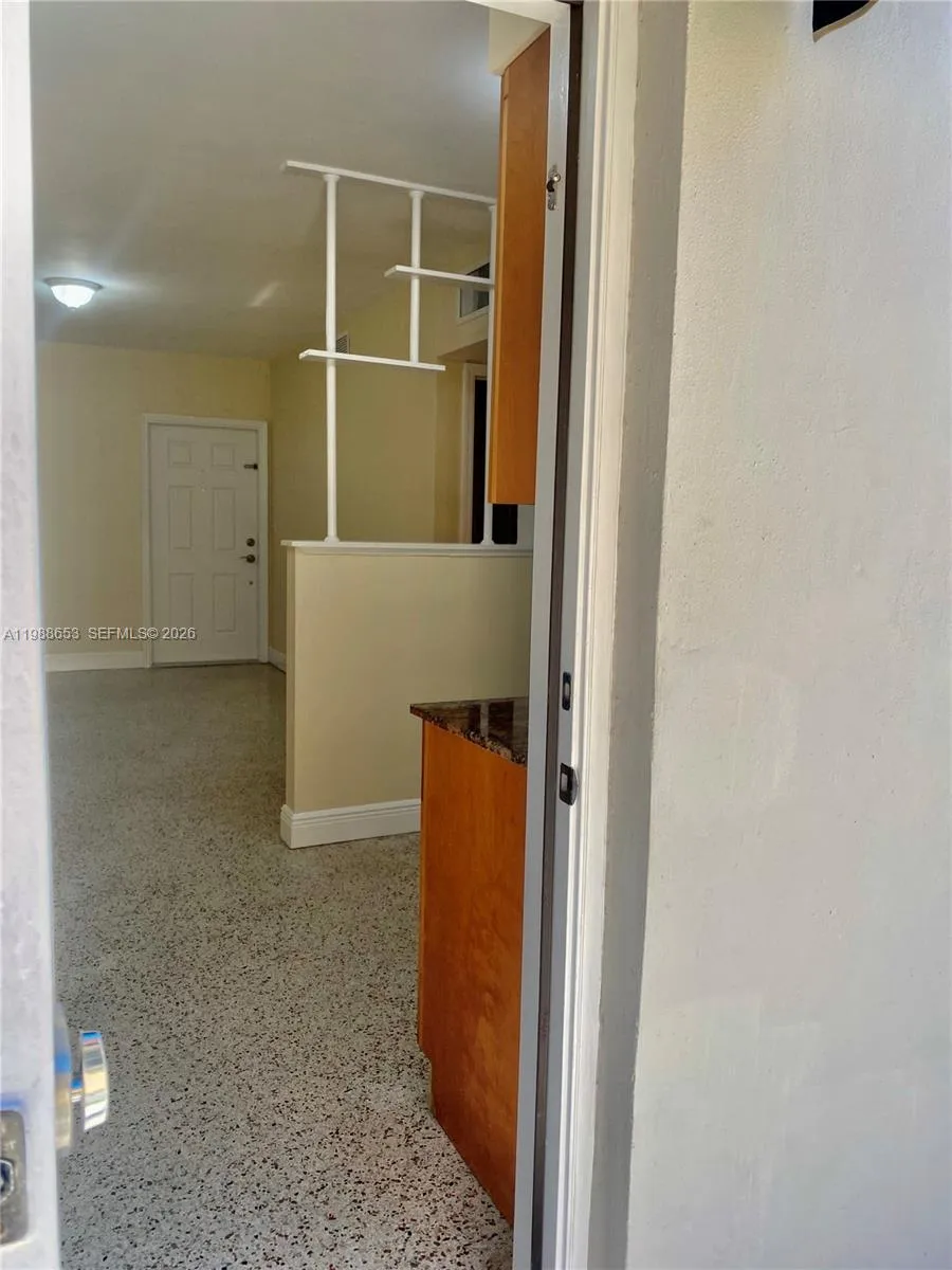 930 Sw 7th Ave 1, Miami, Florida 33130, Miami, Florida 33130, 1 Bedroom Bedrooms, ,1 BathroomBathrooms,Residential Lease,For Rent,930 Sw 7th Ave 1, Miami, Florida 33130,A11988653