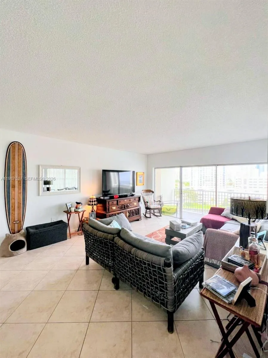 300 Bayview Dr 915, Sunny Isles Beach, Florida 331, Sunny Isles Beach, Florida 33160, 2 Bedrooms Bedrooms, ,2 BathroomsBathrooms,Residential Lease,For Rent,300 Bayview Dr 915, Sunny Isles Beach, Florida 331,A11987537