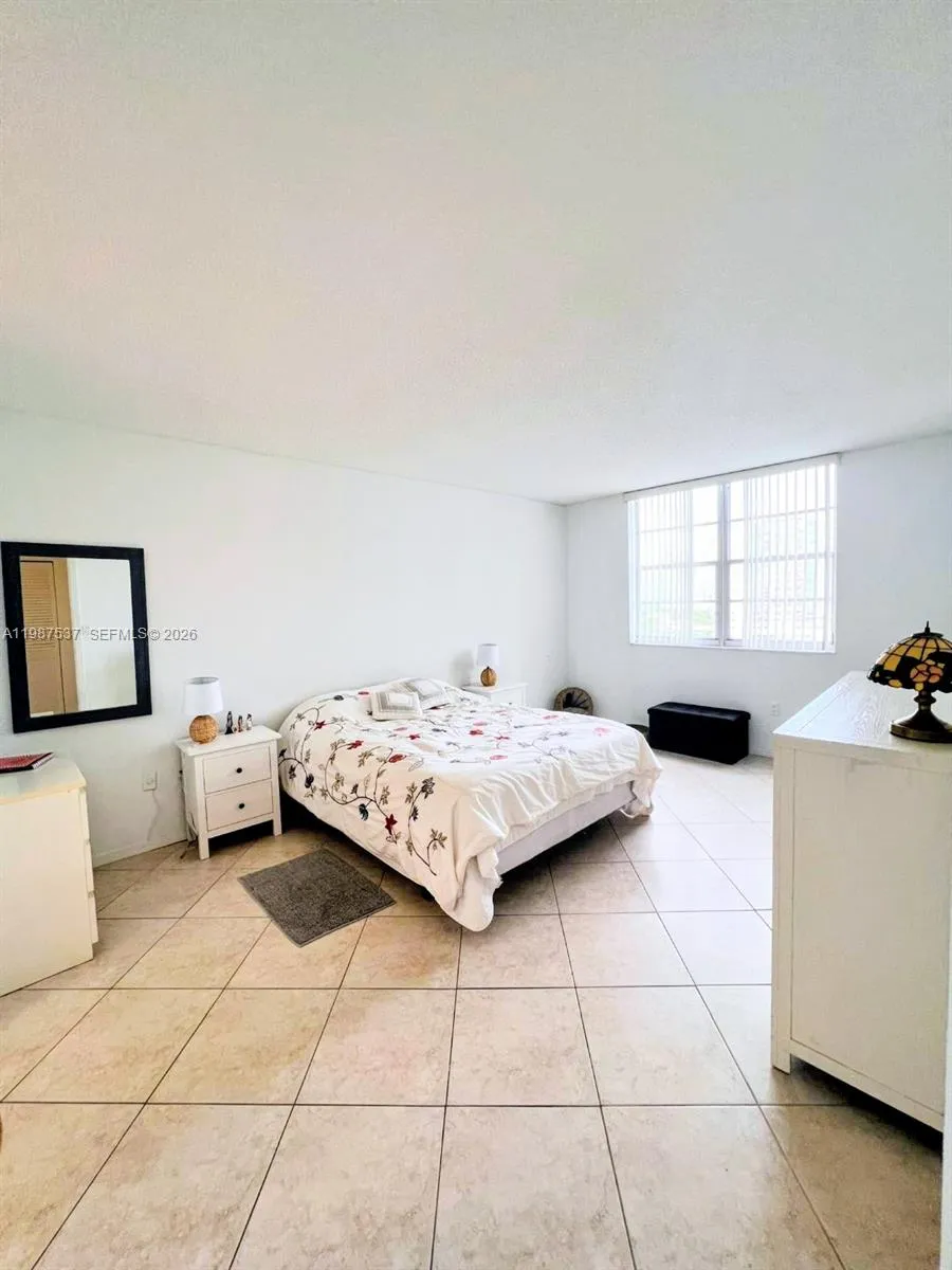 300 Bayview Dr 915, Sunny Isles Beach, Florida 331, Sunny Isles Beach, Florida 33160, 2 Bedrooms Bedrooms, ,2 BathroomsBathrooms,Residential Lease,For Rent,300 Bayview Dr 915, Sunny Isles Beach, Florida 331,A11987537