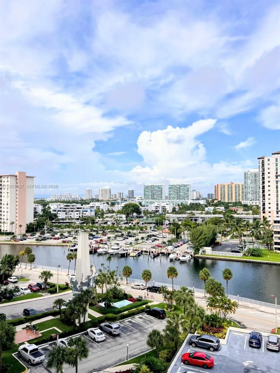 300 Bayview Dr 915, Sunny Isles Beach, Florida 331, Sunny Isles Beach, Florida 33160, 2 Bedrooms Bedrooms, ,2 BathroomsBathrooms,Residential Lease,For Rent,300 Bayview Dr 915, Sunny Isles Beach, Florida 331,A11987537