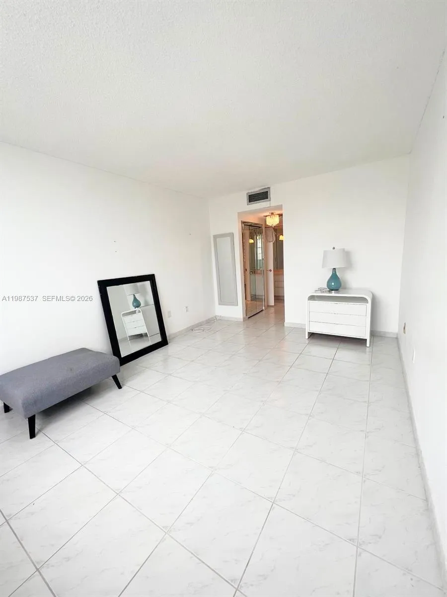 300 Bayview Dr 915, Sunny Isles Beach, Florida 331, Sunny Isles Beach, Florida 33160, 2 Bedrooms Bedrooms, ,2 BathroomsBathrooms,Residential Lease,For Rent,300 Bayview Dr 915, Sunny Isles Beach, Florida 331,A11987537
