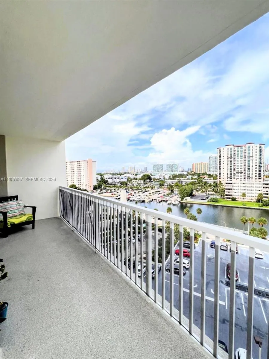 300 Bayview Dr 915, Sunny Isles Beach, Florida 331, Sunny Isles Beach, Florida 33160, 2 Bedrooms Bedrooms, ,2 BathroomsBathrooms,Residential Lease,For Rent,300 Bayview Dr 915, Sunny Isles Beach, Florida 331,A11987537