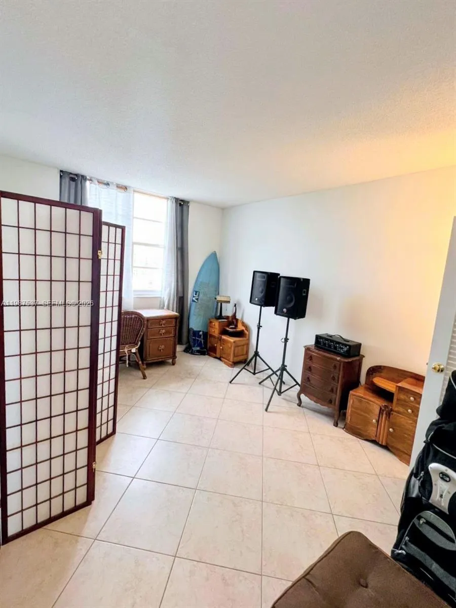 300 Bayview Dr 915, Sunny Isles Beach, Florida 331, Sunny Isles Beach, Florida 33160, 2 Bedrooms Bedrooms, ,2 BathroomsBathrooms,Residential Lease,For Rent,300 Bayview Dr 915, Sunny Isles Beach, Florida 331,A11987537