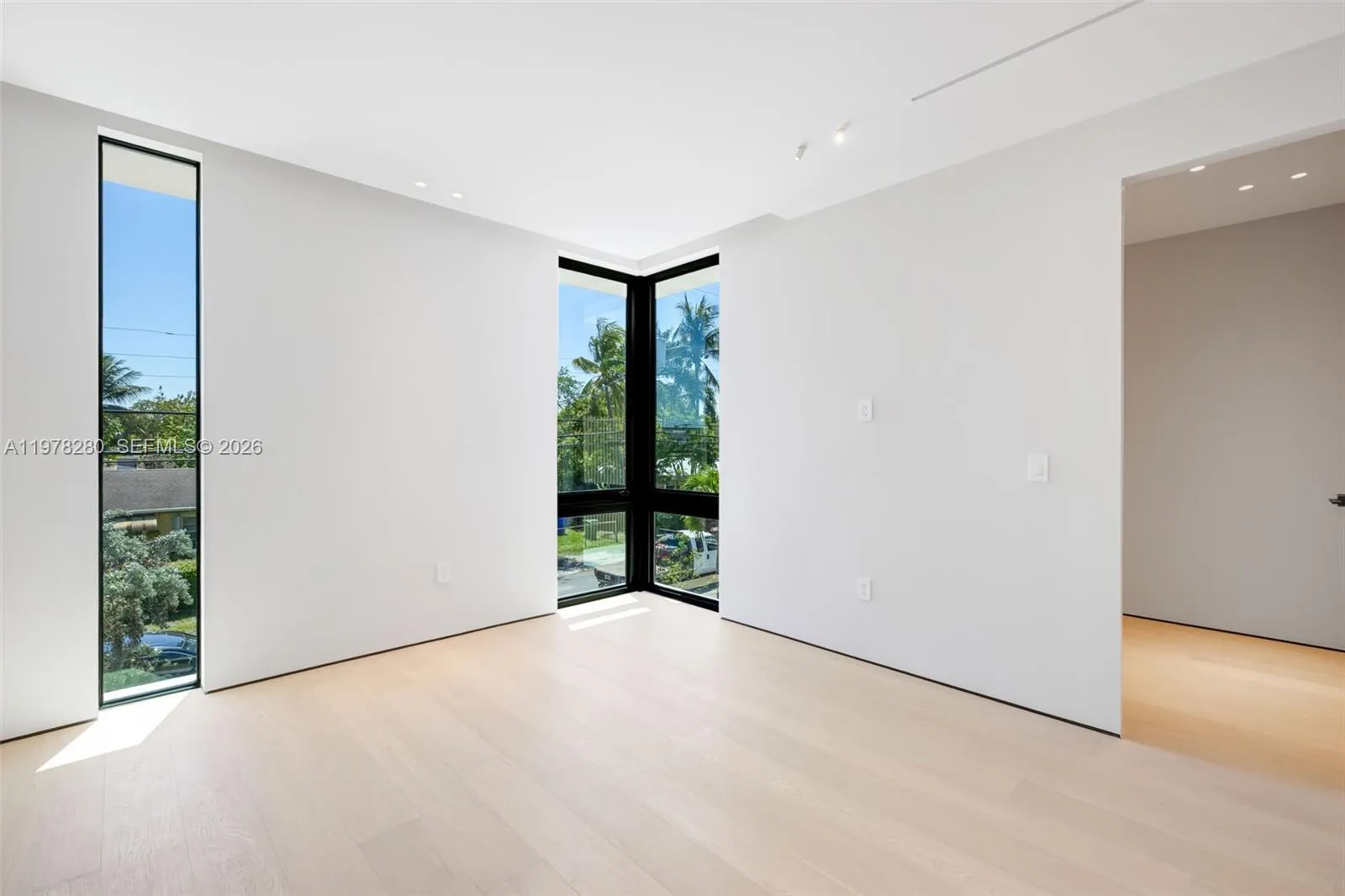 3457 Oak Ave, Miami, Florida 33133, Miami, Florida 33133, 4 Bedrooms Bedrooms, ,4 BathroomsBathrooms,Residential,For Sale,3457 Oak Ave, Miami, Florida 33133,A11978280