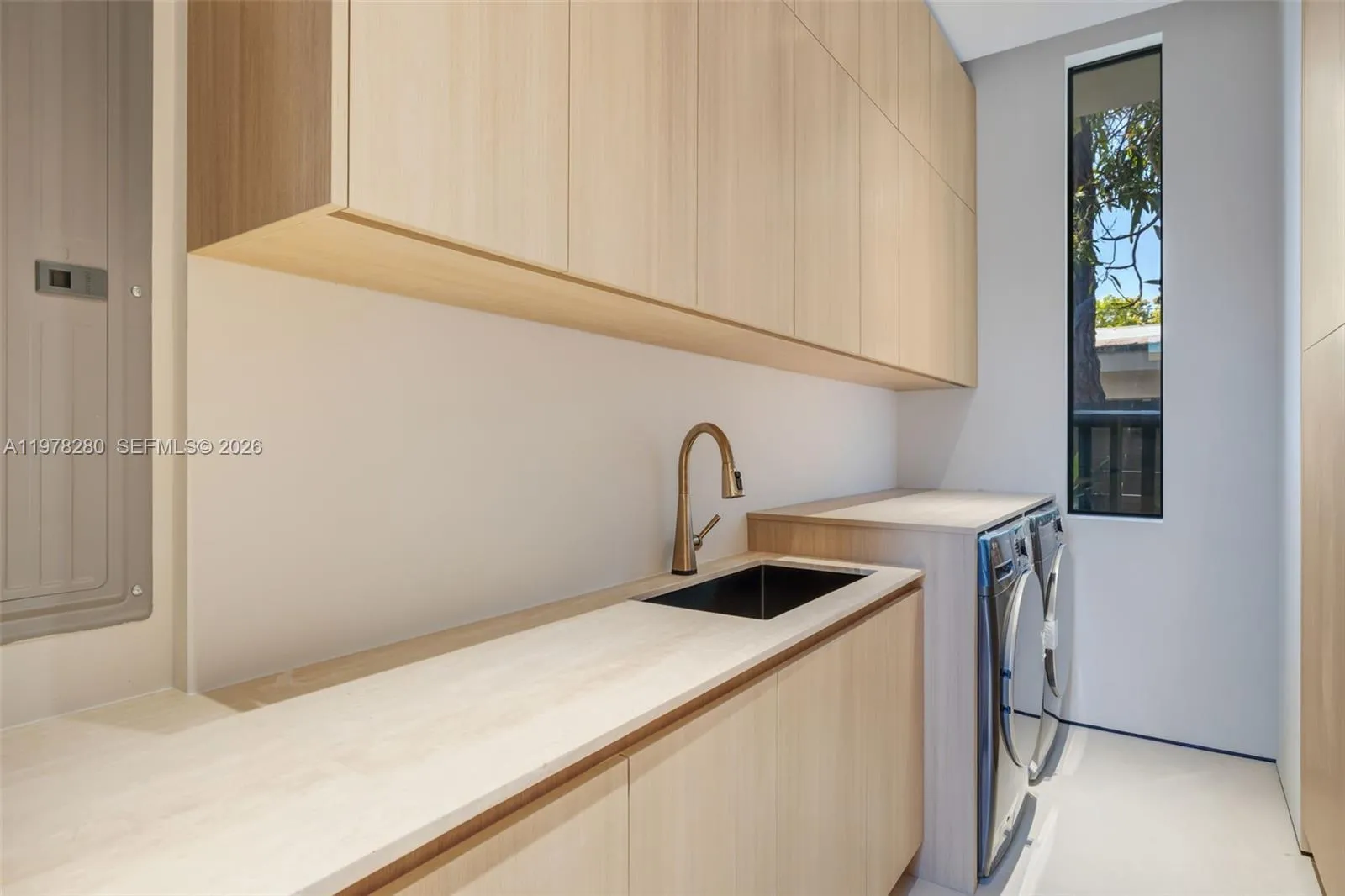 3457 Oak Ave, Miami, Florida 33133, Miami, Florida 33133, 4 Bedrooms Bedrooms, ,4 BathroomsBathrooms,Residential,For Sale,3457 Oak Ave, Miami, Florida 33133,A11978280