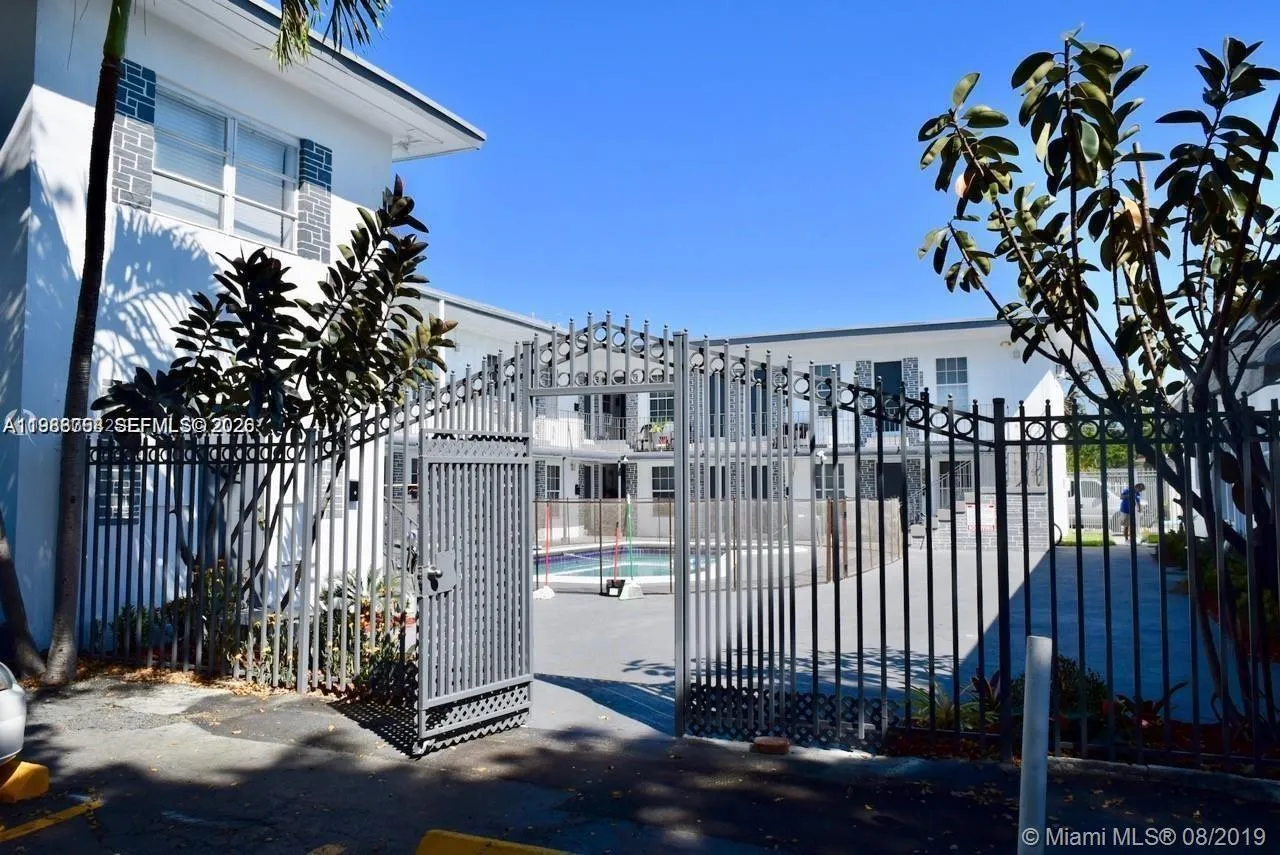 1843 Dewey St 115, Hollywood, Florida 33020, Hollywood, Florida 33020, ,1 BathroomBathrooms,Residential Lease,For Rent,1843 Dewey St 115, Hollywood, Florida 33020,A11988758