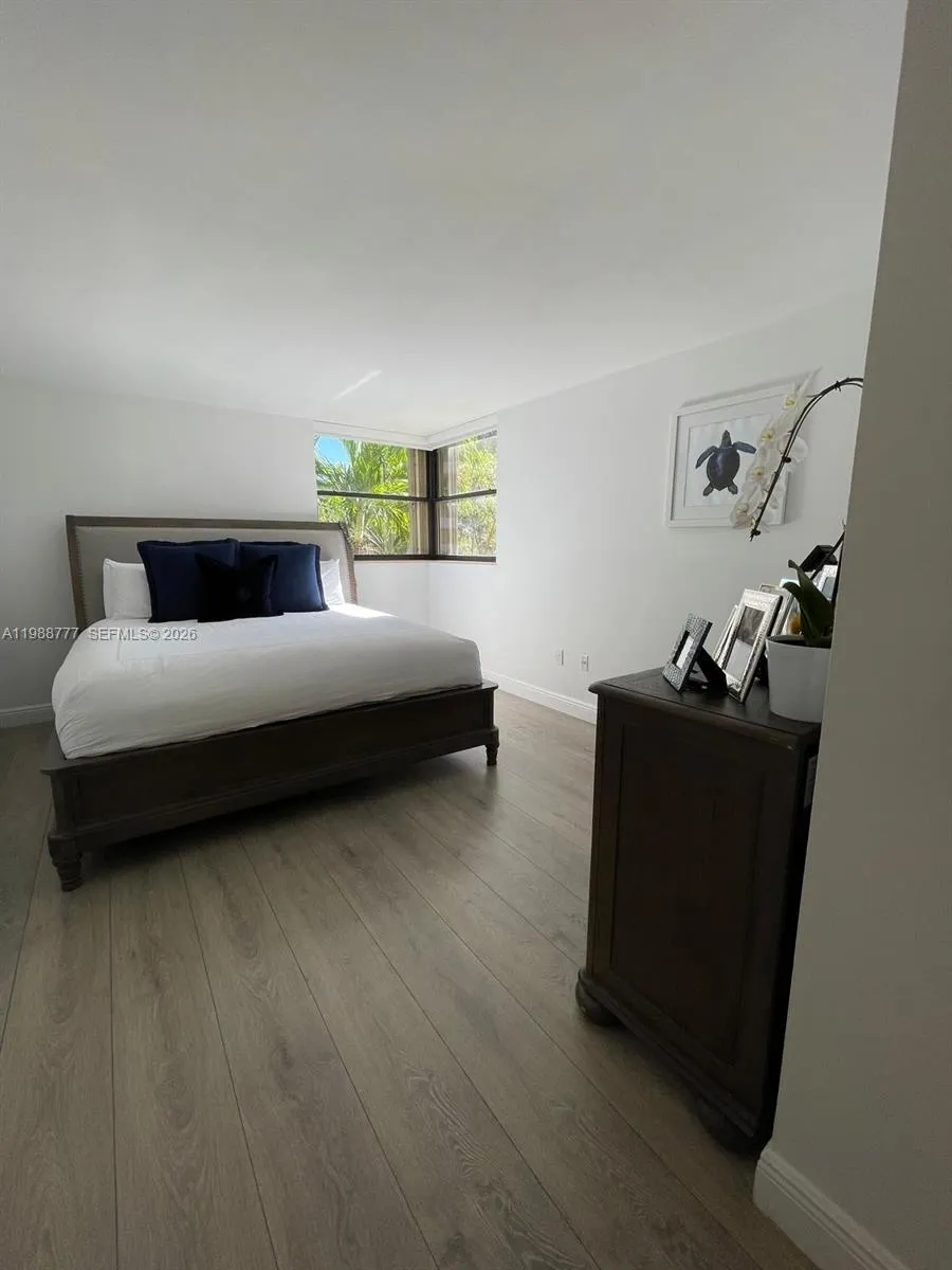 101 Ocean Lane Dr 304, Key Biscayne, Florida 33149, Key Biscayne, Florida 33149, 2 Bedrooms Bedrooms, ,2 BathroomsBathrooms,Residential Lease,For Rent,101 Ocean Lane Dr 304, Key Biscayne, Florida 33149,A11988777