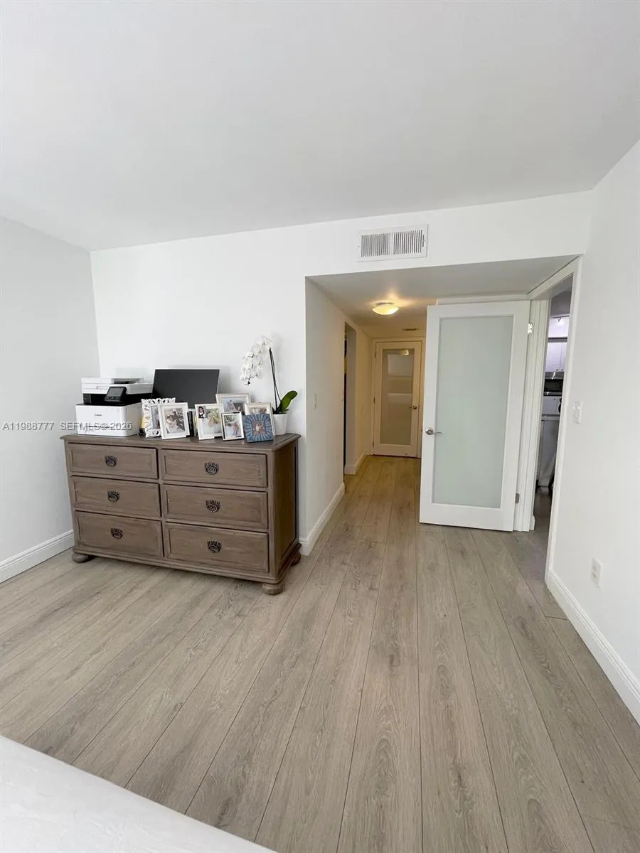 101 Ocean Lane Dr 304, Key Biscayne, Florida 33149, Key Biscayne, Florida 33149, 2 Bedrooms Bedrooms, ,2 BathroomsBathrooms,Residential Lease,For Rent,101 Ocean Lane Dr 304, Key Biscayne, Florida 33149,A11988777