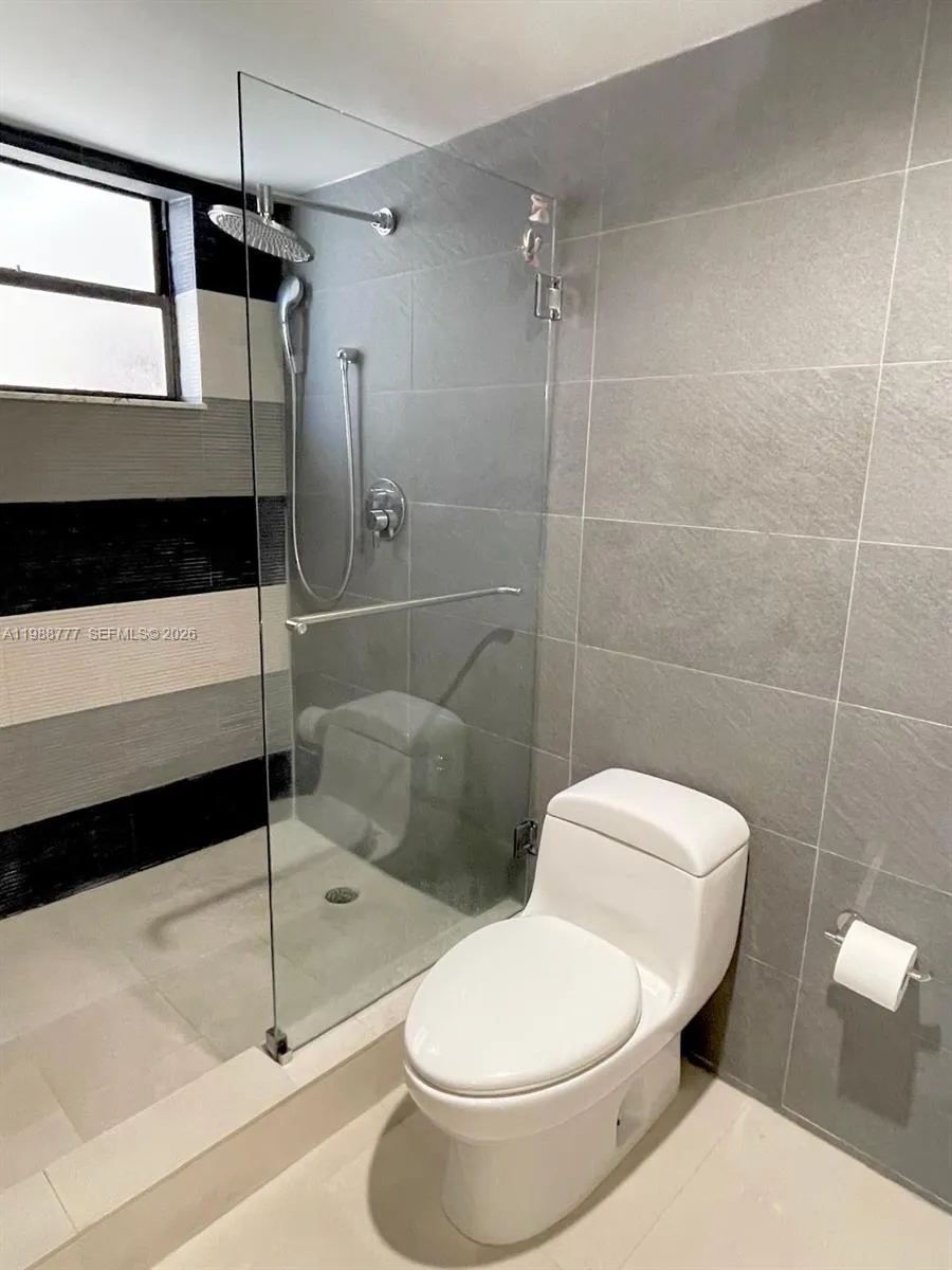 101 Ocean Lane Dr 304, Key Biscayne, Florida 33149, Key Biscayne, Florida 33149, 2 Bedrooms Bedrooms, ,2 BathroomsBathrooms,Residential Lease,For Rent,101 Ocean Lane Dr 304, Key Biscayne, Florida 33149,A11988777