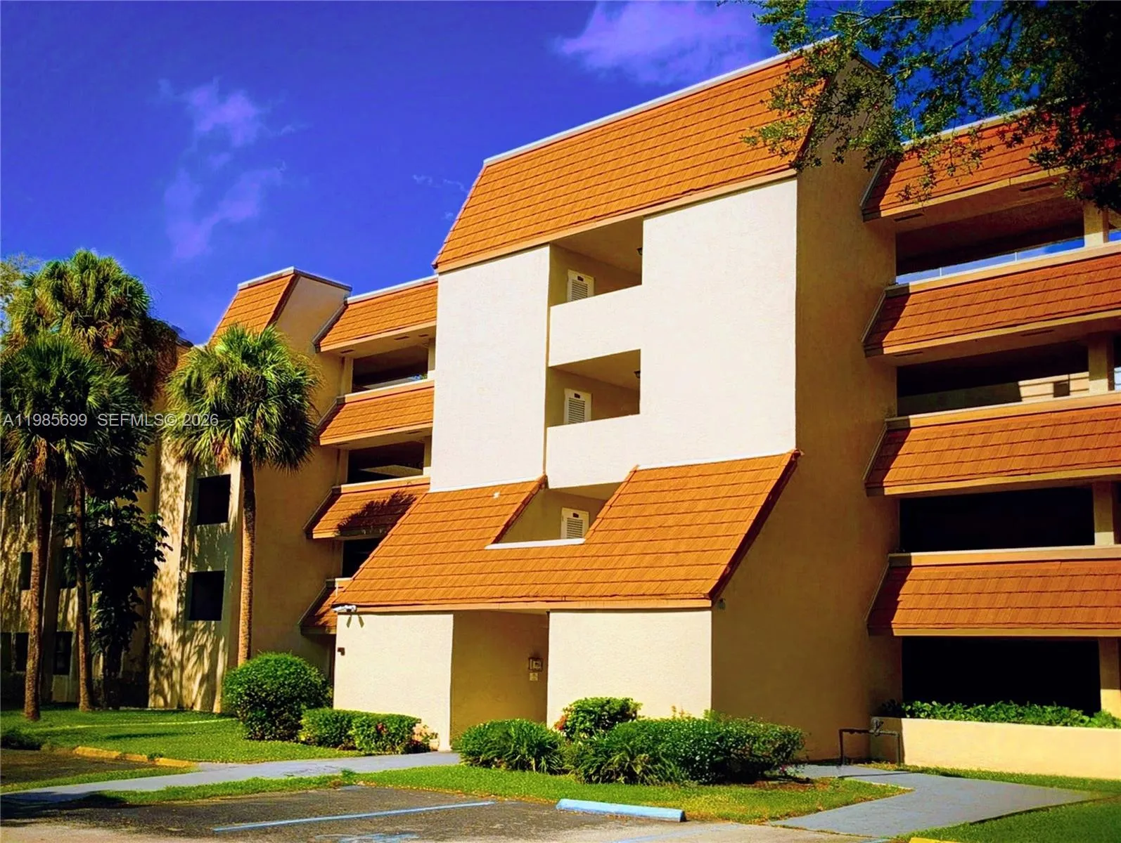 601 Ives Dairy Rd 103-8, Miami, Florida 33179, Miami, Florida 33179, 2 Bedrooms Bedrooms, 6 Rooms Rooms,2 BathroomsBathrooms,Residential,For Sale,601 Ives Dairy Rd 103-8, Miami, Florida 33179,A11985699