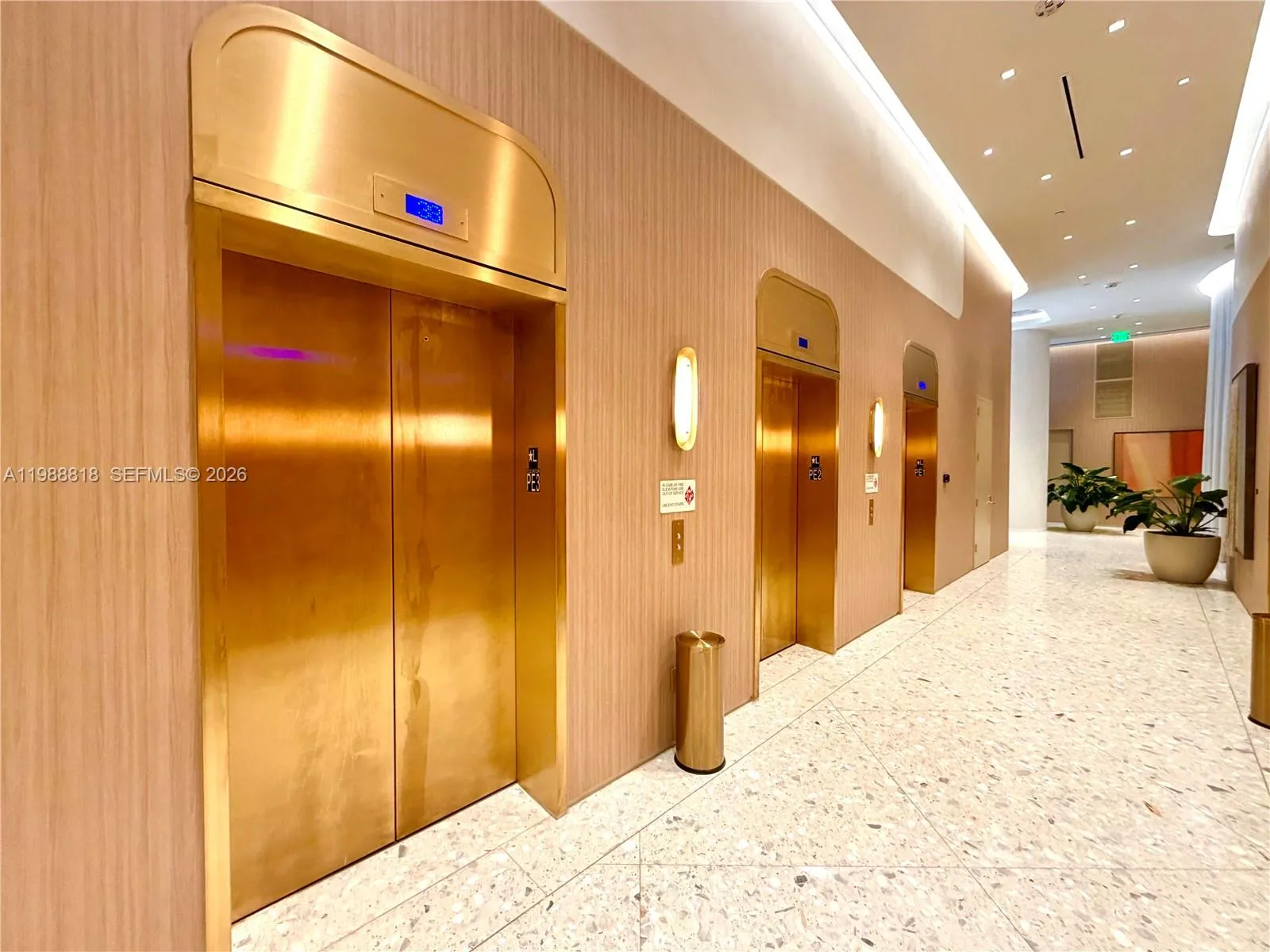 77 Se 5th St 1615, Miami, Florida 33131, Miami, Florida 33131, 1 Bedroom Bedrooms, ,1 BathroomBathrooms,Residential Lease,For Rent,77 Se 5th St 1615, Miami, Florida 33131,A11988818