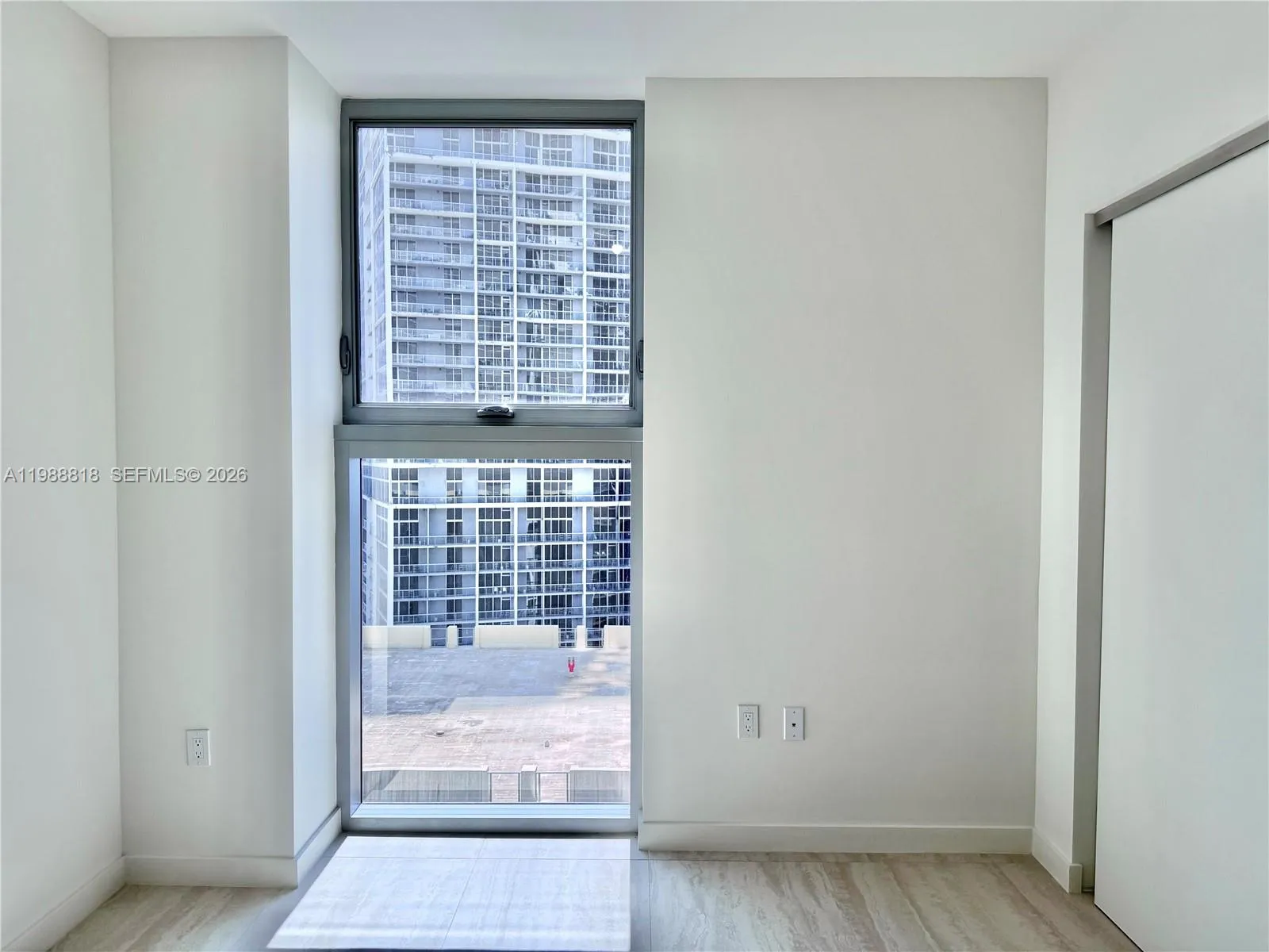 77 Se 5th St 1615, Miami, Florida 33131, Miami, Florida 33131, 1 Bedroom Bedrooms, ,1 BathroomBathrooms,Residential Lease,For Rent,77 Se 5th St 1615, Miami, Florida 33131,A11988818