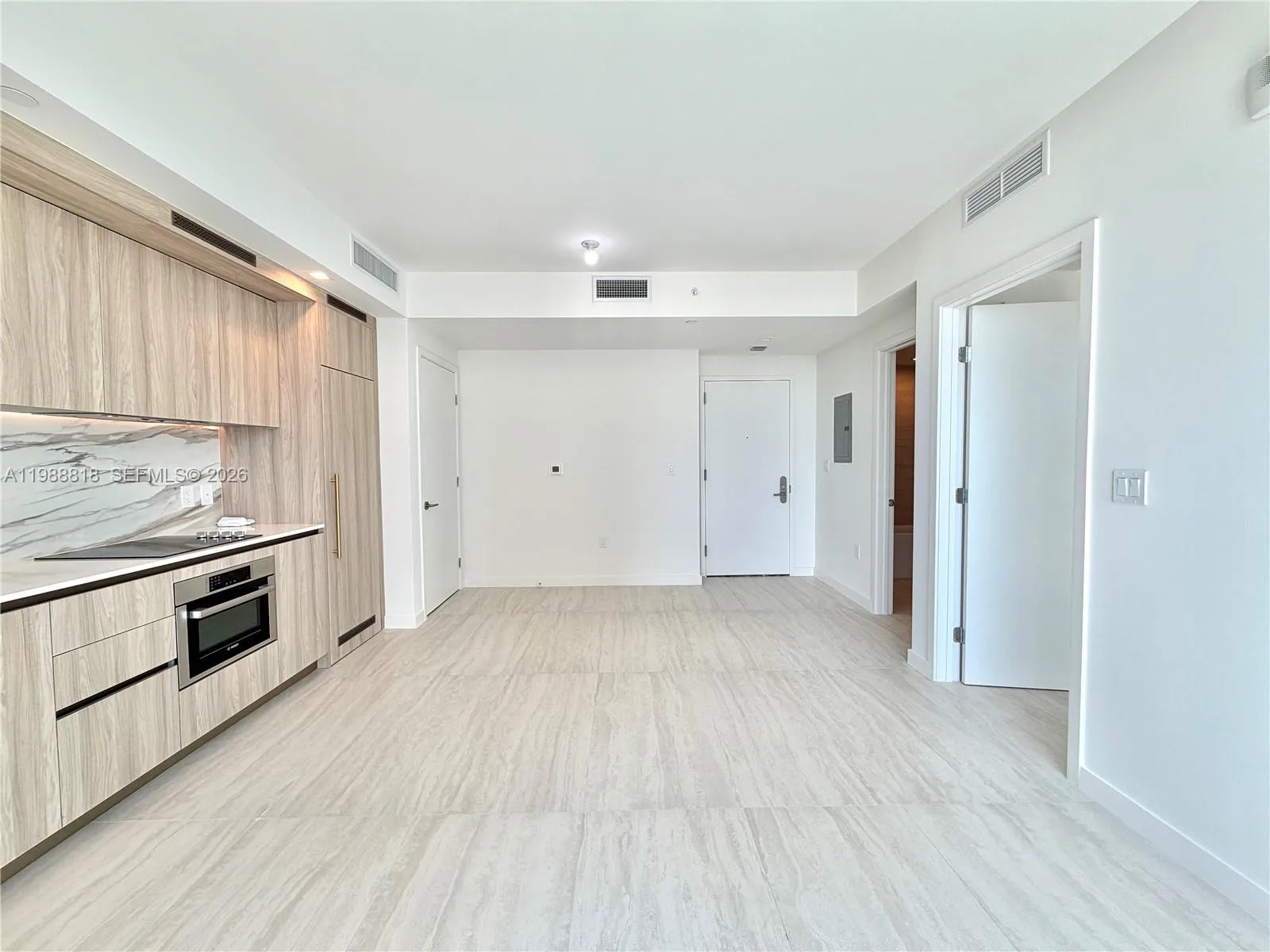 77 Se 5th St 1615, Miami, Florida 33131, Miami, Florida 33131, 1 Bedroom Bedrooms, ,1 BathroomBathrooms,Residential Lease,For Rent,77 Se 5th St 1615, Miami, Florida 33131,A11988818