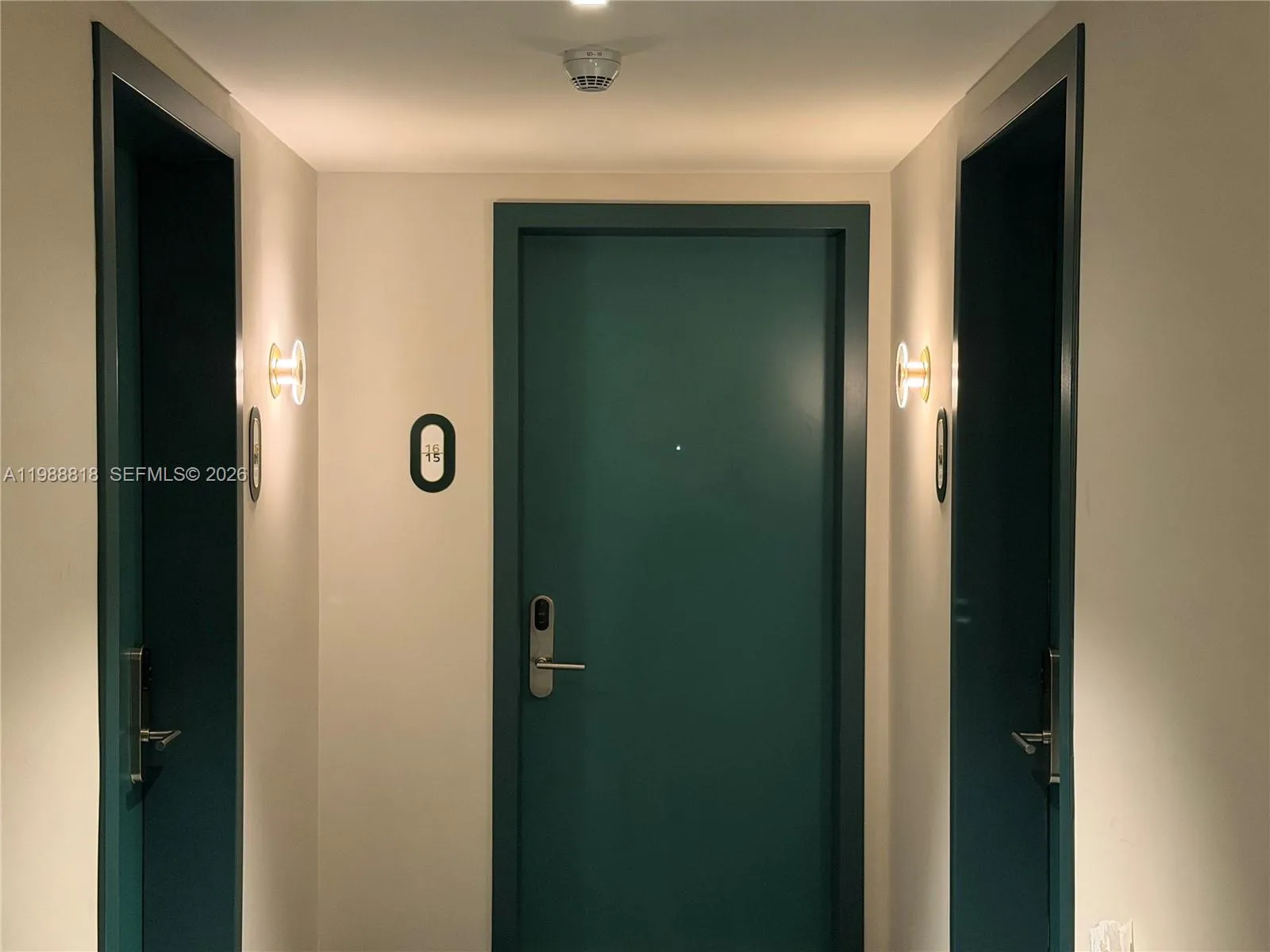 77 Se 5th St 1615, Miami, Florida 33131, Miami, Florida 33131, 1 Bedroom Bedrooms, ,1 BathroomBathrooms,Residential Lease,For Rent,77 Se 5th St 1615, Miami, Florida 33131,A11988818