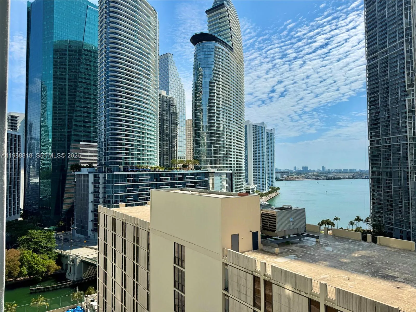 77 Se 5th St 1615, Miami, Florida 33131, Miami, Florida 33131, 1 Bedroom Bedrooms, ,1 BathroomBathrooms,Residential Lease,For Rent,77 Se 5th St 1615, Miami, Florida 33131,A11988818