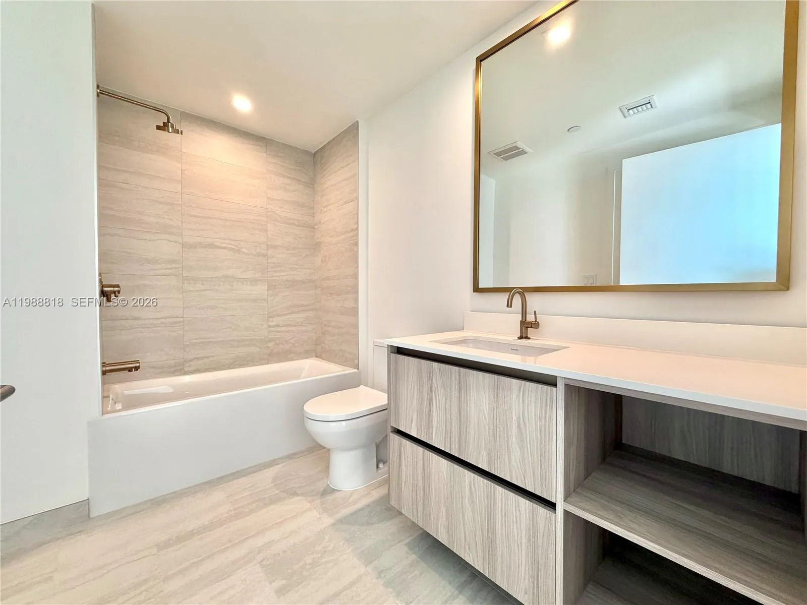 77 Se 5th St 1615, Miami, Florida 33131, Miami, Florida 33131, 1 Bedroom Bedrooms, ,1 BathroomBathrooms,Residential Lease,For Rent,77 Se 5th St 1615, Miami, Florida 33131,A11988818