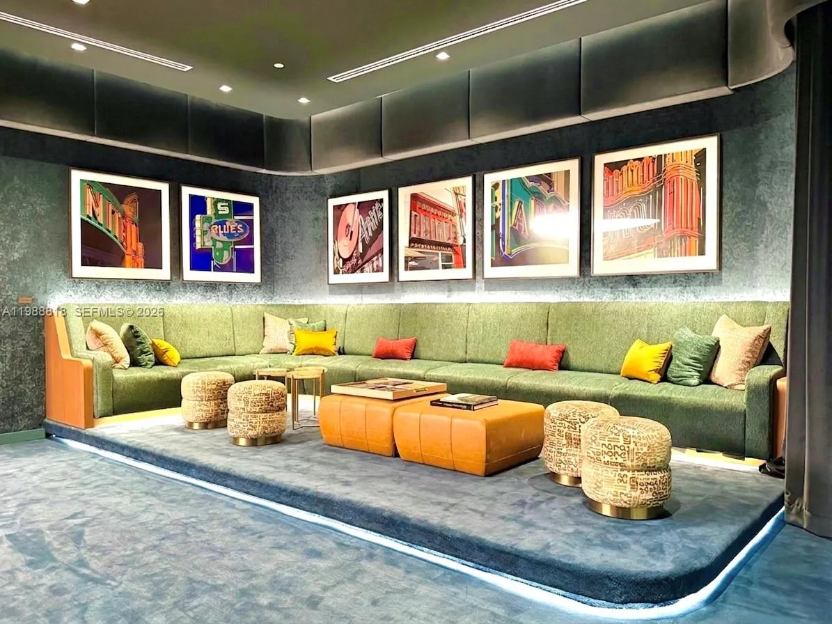77 Se 5th St 1615, Miami, Florida 33131, Miami, Florida 33131, 1 Bedroom Bedrooms, ,1 BathroomBathrooms,Residential Lease,For Rent,77 Se 5th St 1615, Miami, Florida 33131,A11988818