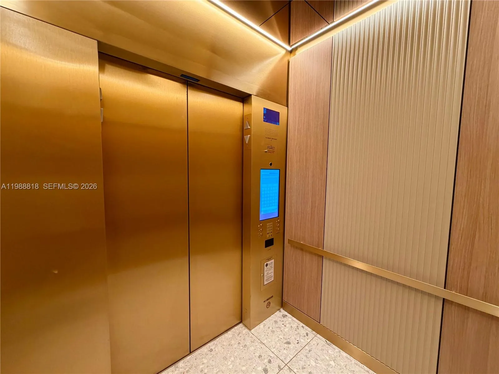 77 Se 5th St 1615, Miami, Florida 33131, Miami, Florida 33131, 1 Bedroom Bedrooms, ,1 BathroomBathrooms,Residential Lease,For Rent,77 Se 5th St 1615, Miami, Florida 33131,A11988818
