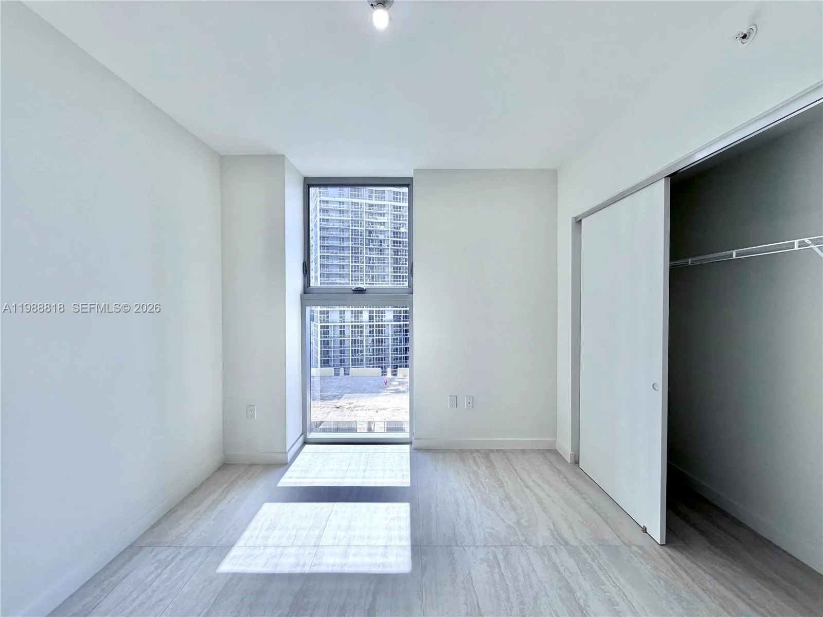 77 Se 5th St 1615, Miami, Florida 33131, Miami, Florida 33131, 1 Bedroom Bedrooms, ,1 BathroomBathrooms,Residential Lease,For Rent,77 Se 5th St 1615, Miami, Florida 33131,A11988818