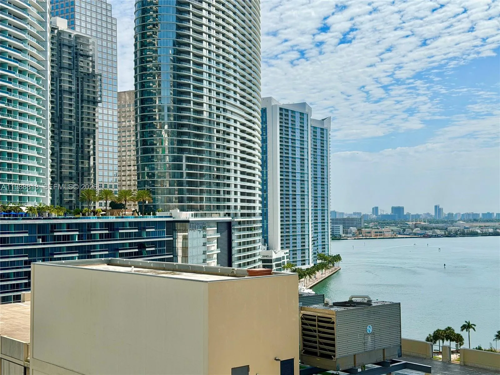 77 Se 5th St 1615, Miami, Florida 33131, Miami, Florida 33131, 1 Bedroom Bedrooms, ,1 BathroomBathrooms,Residential Lease,For Rent,77 Se 5th St 1615, Miami, Florida 33131,A11988818