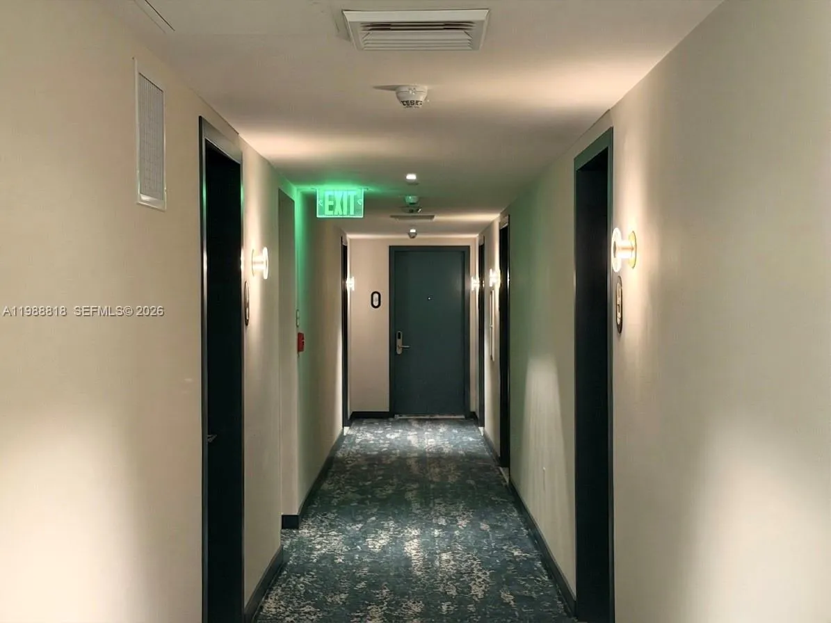 77 Se 5th St 1615, Miami, Florida 33131, Miami, Florida 33131, 1 Bedroom Bedrooms, ,1 BathroomBathrooms,Residential Lease,For Rent,77 Se 5th St 1615, Miami, Florida 33131,A11988818