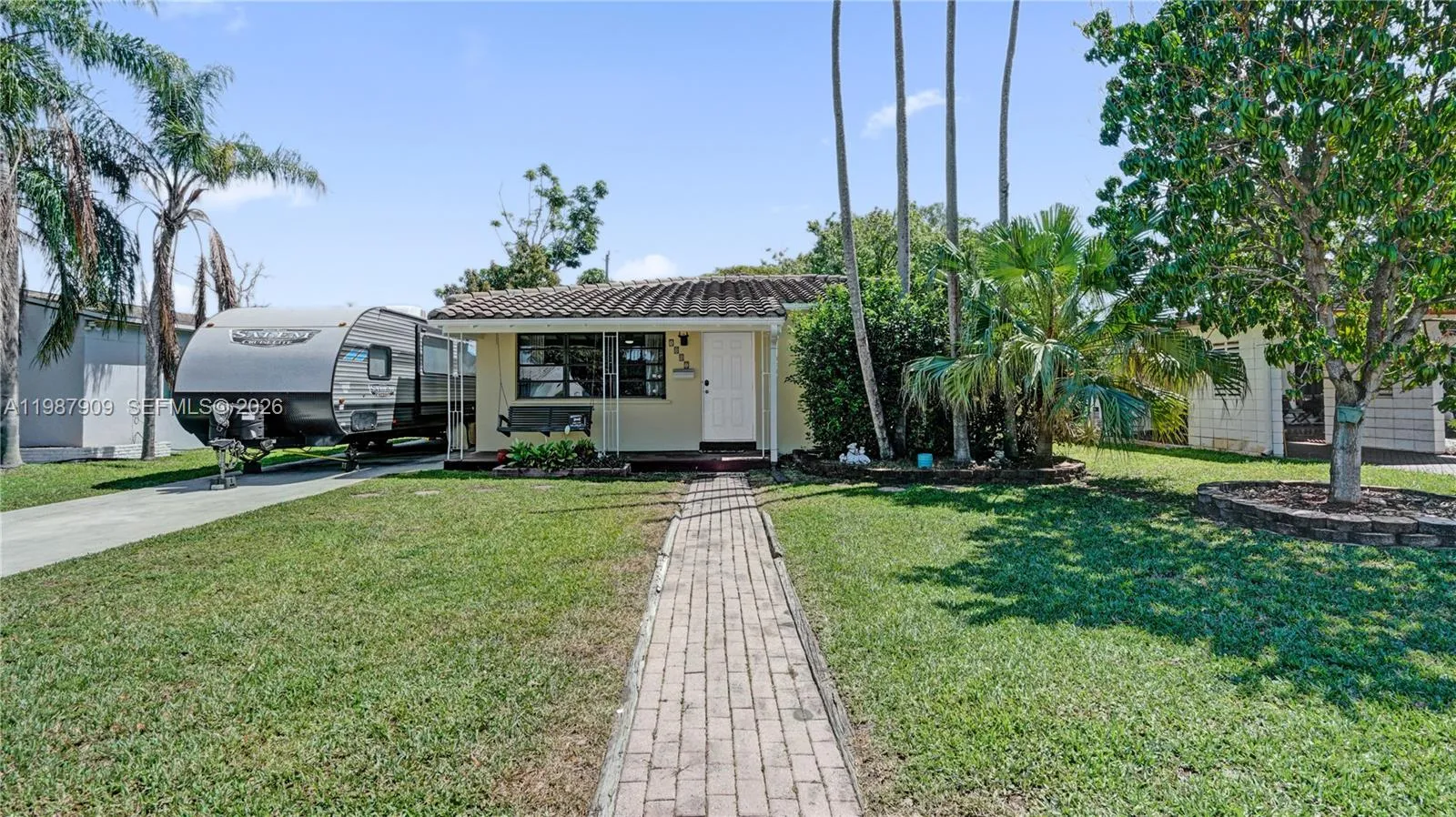 1007 N 31st Rd, Hollywood, Florida 33021, Hollywood, Florida 33021, 3 Bedrooms Bedrooms, ,2 BathroomsBathrooms,Residential,For Sale,1007 N 31st Rd, Hollywood, Florida 33021,A11987909