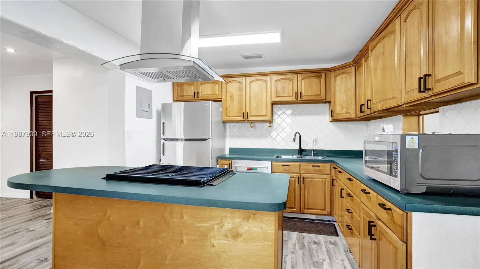 1007 N 31st Rd, Hollywood, Florida 33021, Hollywood, Florida 33021, 3 Bedrooms Bedrooms, ,2 BathroomsBathrooms,Residential,For Sale,1007 N 31st Rd, Hollywood, Florida 33021,A11987909