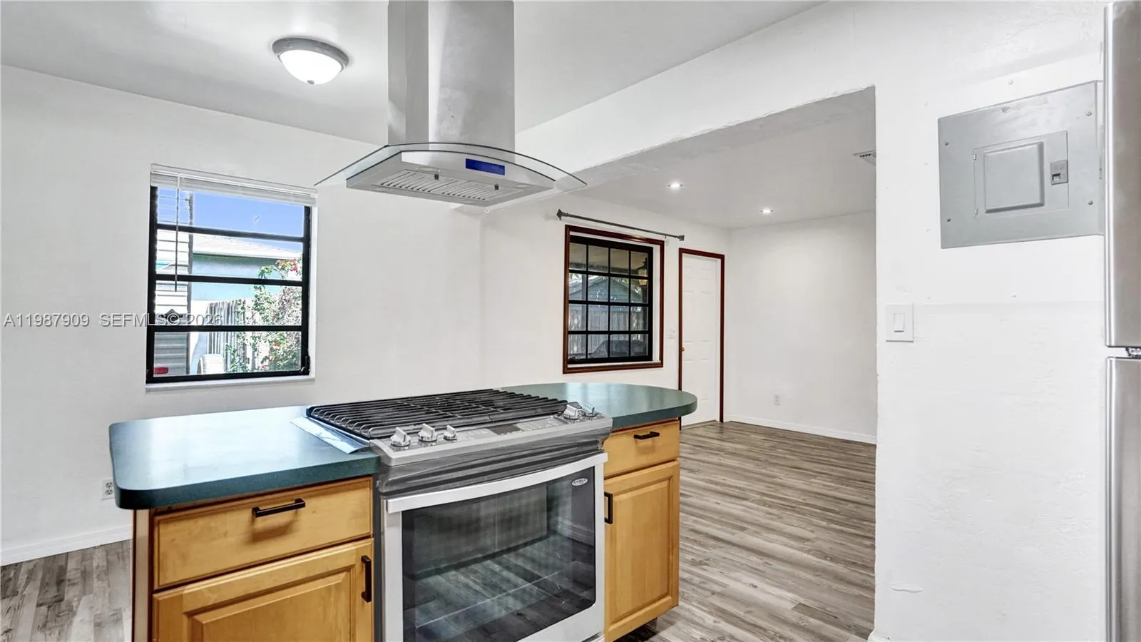 1007 N 31st Rd, Hollywood, Florida 33021, Hollywood, Florida 33021, 3 Bedrooms Bedrooms, ,2 BathroomsBathrooms,Residential,For Sale,1007 N 31st Rd, Hollywood, Florida 33021,A11987909