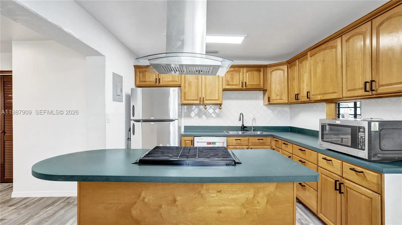 1007 N 31st Rd, Hollywood, Florida 33021, Hollywood, Florida 33021, 3 Bedrooms Bedrooms, ,2 BathroomsBathrooms,Residential,For Sale,1007 N 31st Rd, Hollywood, Florida 33021,A11987909