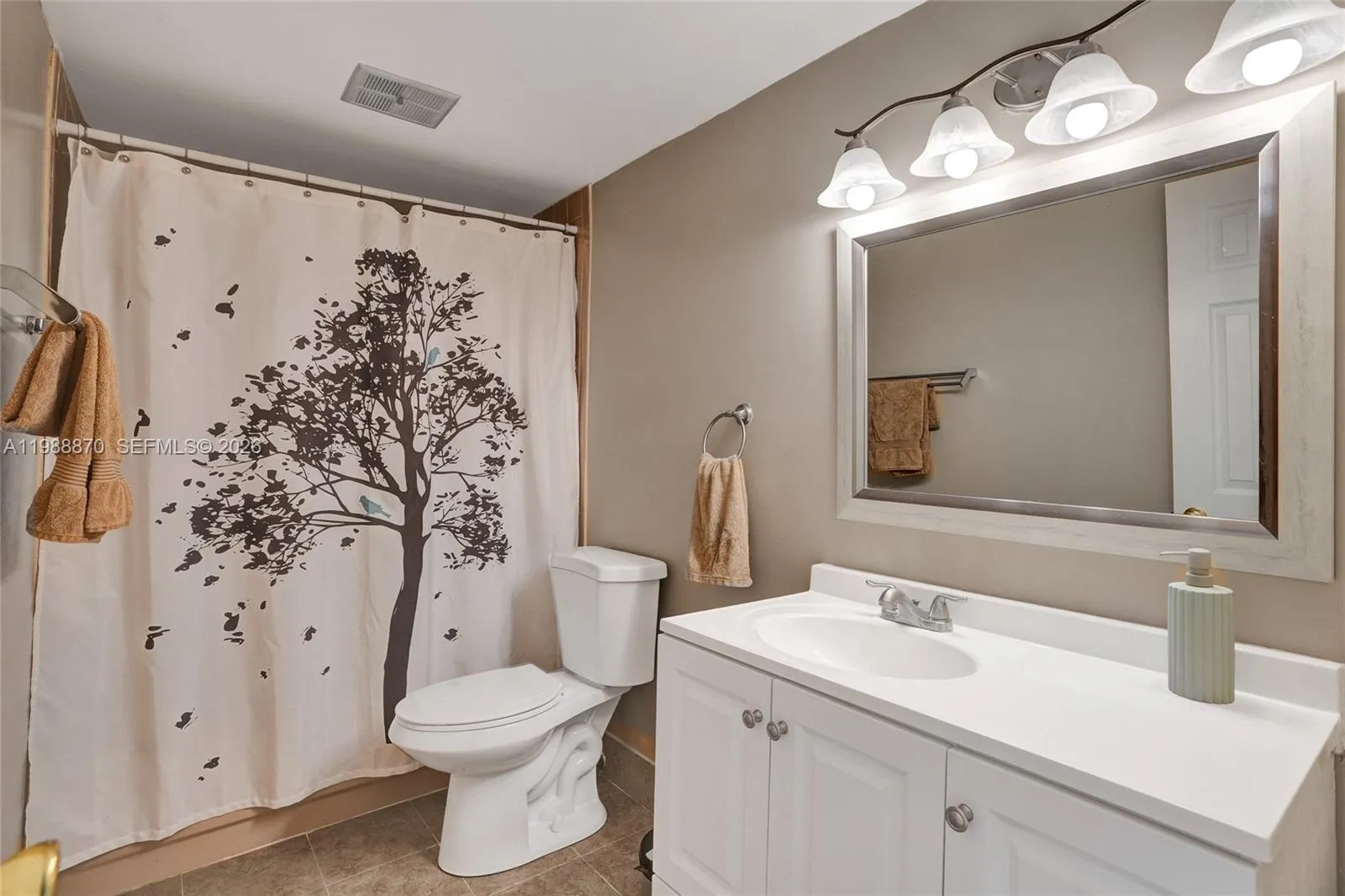 16465 Ne 26th Ave 18, North Miami Beach, Florida 3, North Miami Beach, Florida 33160, 3 Bedrooms Bedrooms, ,2 BathroomsBathrooms,Residential,For Sale,16465 Ne 26th Ave 18, North Miami Beach, Florida 3,A11988870