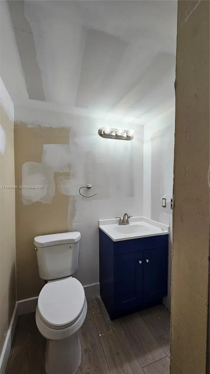 2262 Powder Room