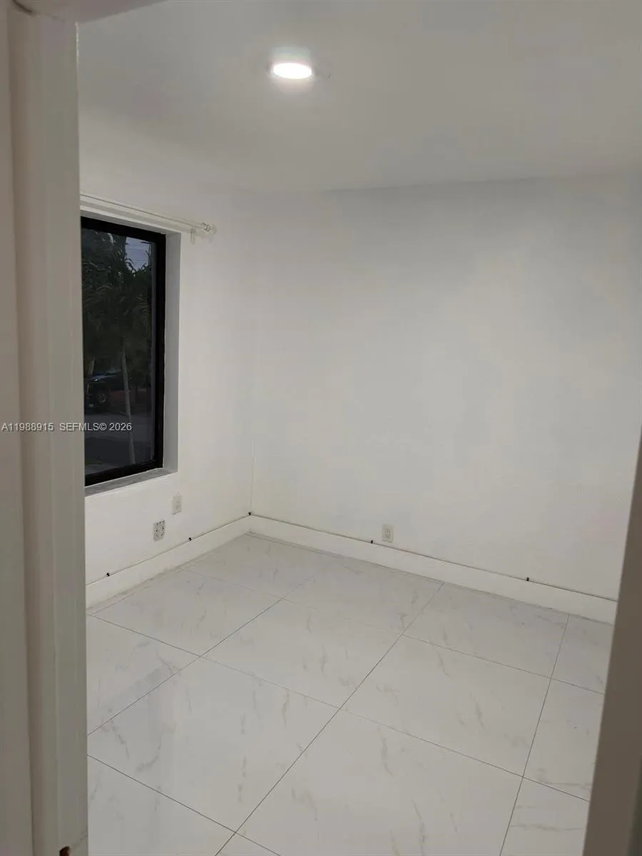 2369 Sw 17th Ter 3, Miami, Florida 33145, Miami, Florida 33145, 2 Bedrooms Bedrooms, ,1 BathroomBathrooms,Residential Lease,For Rent,2369 Sw 17th Ter 3, Miami, Florida 33145,A11988915
