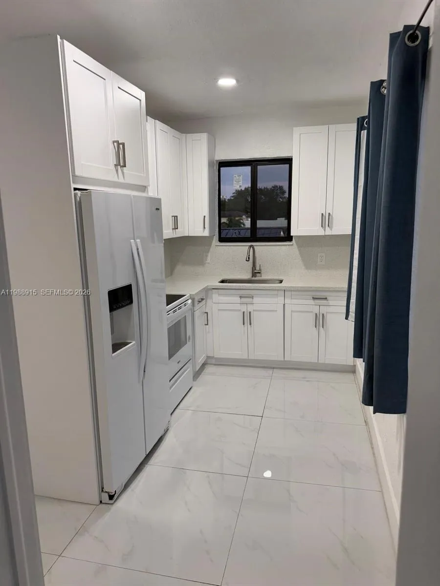 2369 Sw 17th Ter 3, Miami, Florida 33145, Miami, Florida 33145, 2 Bedrooms Bedrooms, ,1 BathroomBathrooms,Residential Lease,For Rent,2369 Sw 17th Ter 3, Miami, Florida 33145,A11988915