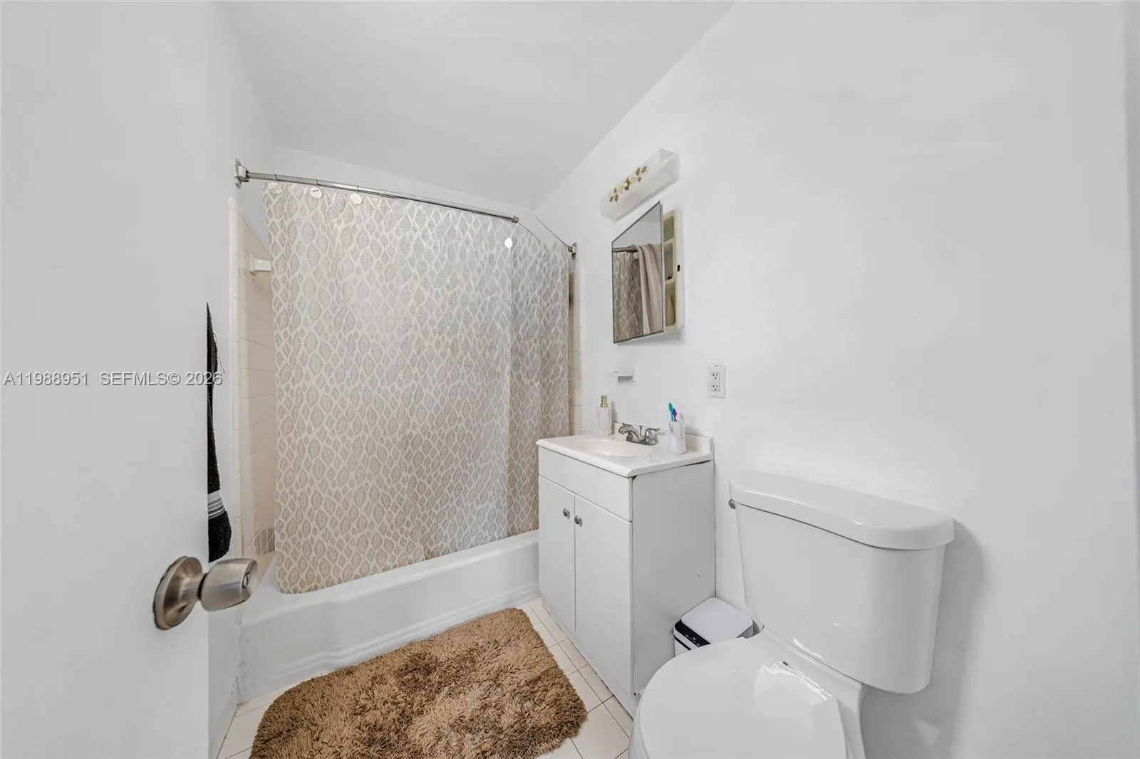 605 Nw 34th Ave, Miami, Florida 33125, Miami, Florida 33125, ,Residential Income,For Sale,605 Nw 34th Ave, Miami, Florida 33125,A11988951