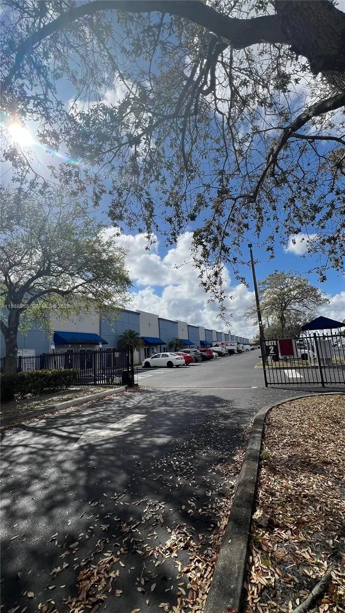 4960 Nw 165th St B18, Miami Gardens, Florida 33014, Miami Gardens, Florida 33014, ,Commercial Lease,For Rent,4960 Nw 165th St B18, Miami Gardens, Florida 33014,A11988958