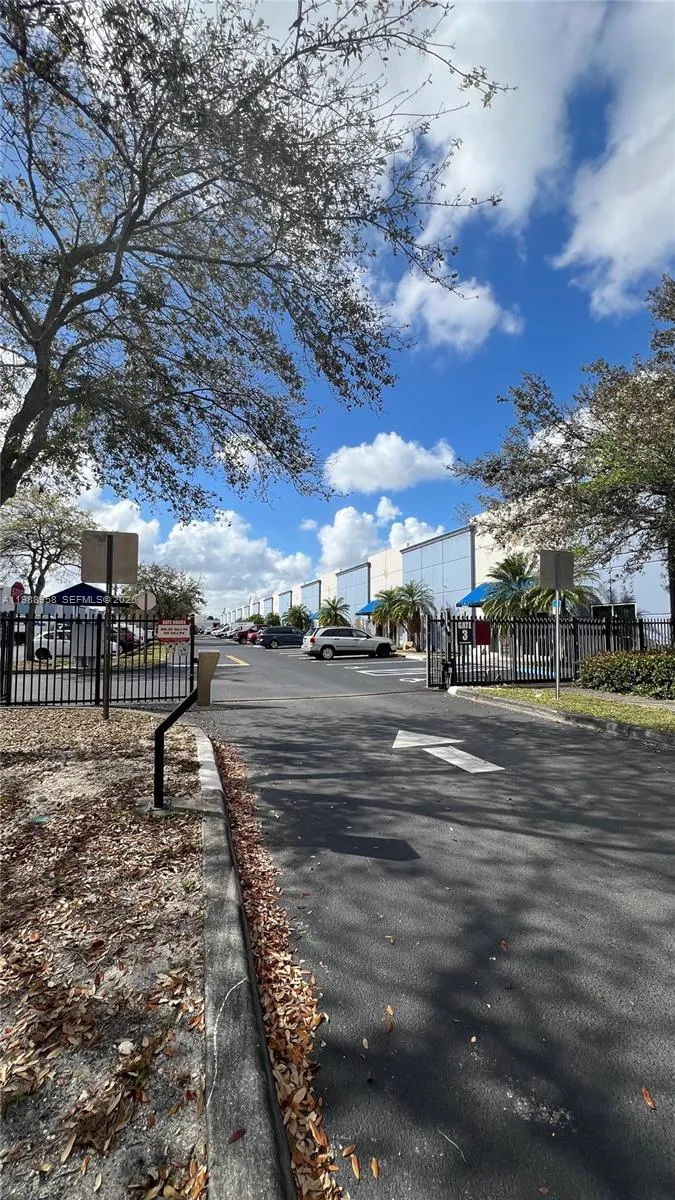 4960 Nw 165th St B18, Miami Gardens, Florida 33014, Miami Gardens, Florida 33014, ,Commercial Lease,For Rent,4960 Nw 165th St B18, Miami Gardens, Florida 33014,A11988958