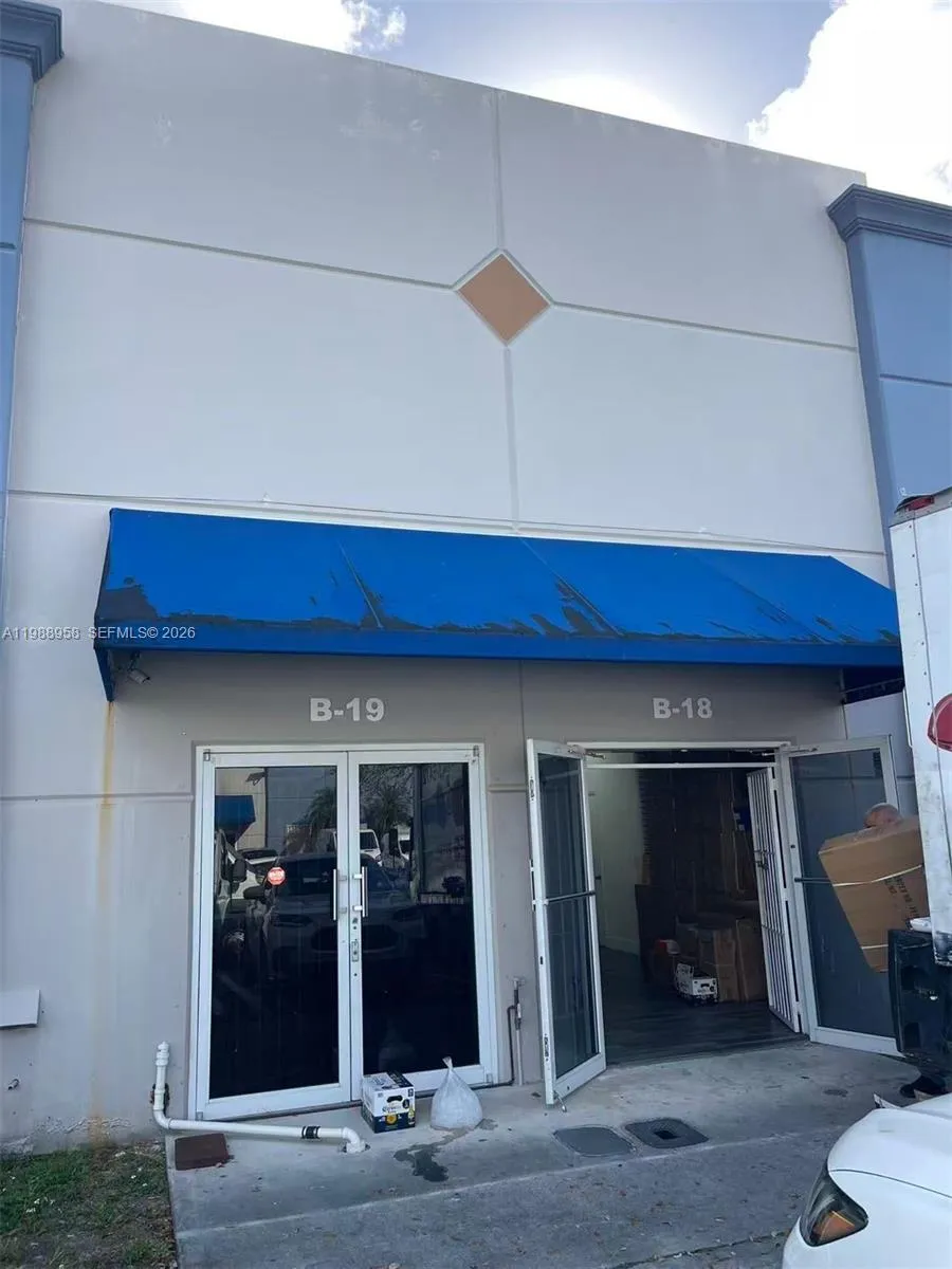 4960 Nw 165th St B18, Miami Gardens, Florida 33014, Miami Gardens, Florida 33014, ,Commercial Lease,For Rent,4960 Nw 165th St B18, Miami Gardens, Florida 33014,A11988958