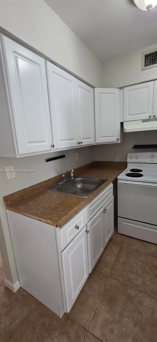 3031 Ne 21 Ter 2, Oakland Park, Florida 33306, Oakland Park, Florida 33306, 1 Bedroom Bedrooms, ,1 BathroomBathrooms,Residential Lease,For Rent,3031 Ne 21 Ter 2, Oakland Park, Florida 33306,A11988137